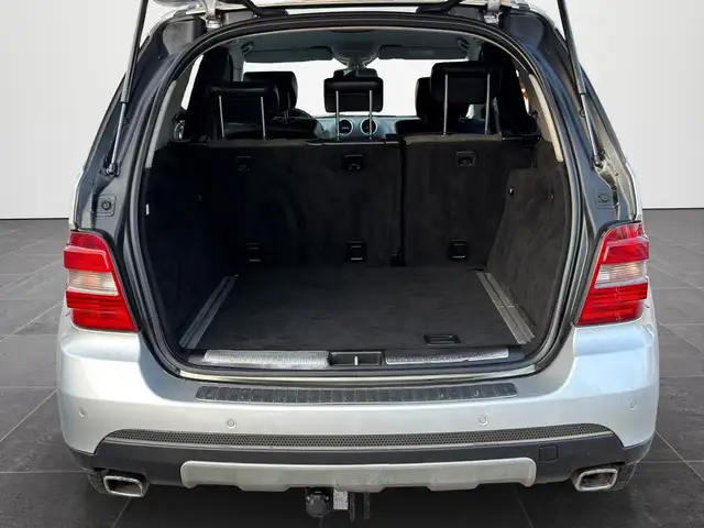 Mercedes-Benz M Class view 8