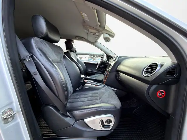 Mercedes-Benz M Class view 15