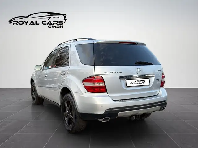 Mercedes-Benz M Class view 7