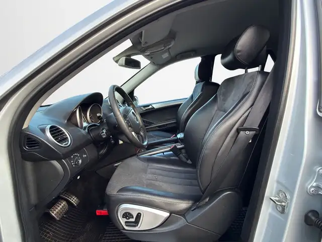 Mercedes-Benz M Class view 10