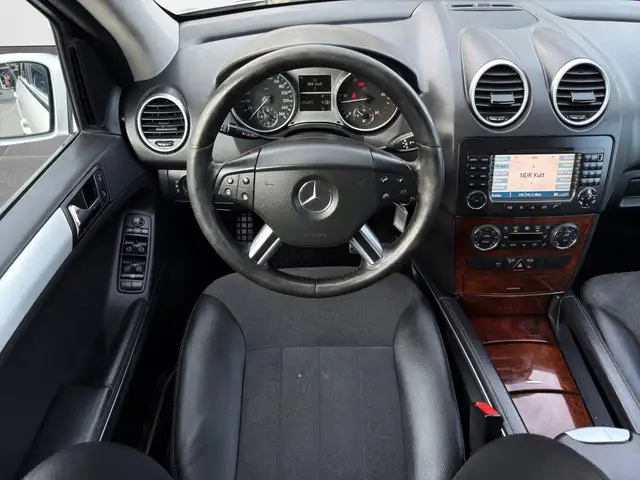 Mercedes-Benz M Class view 11