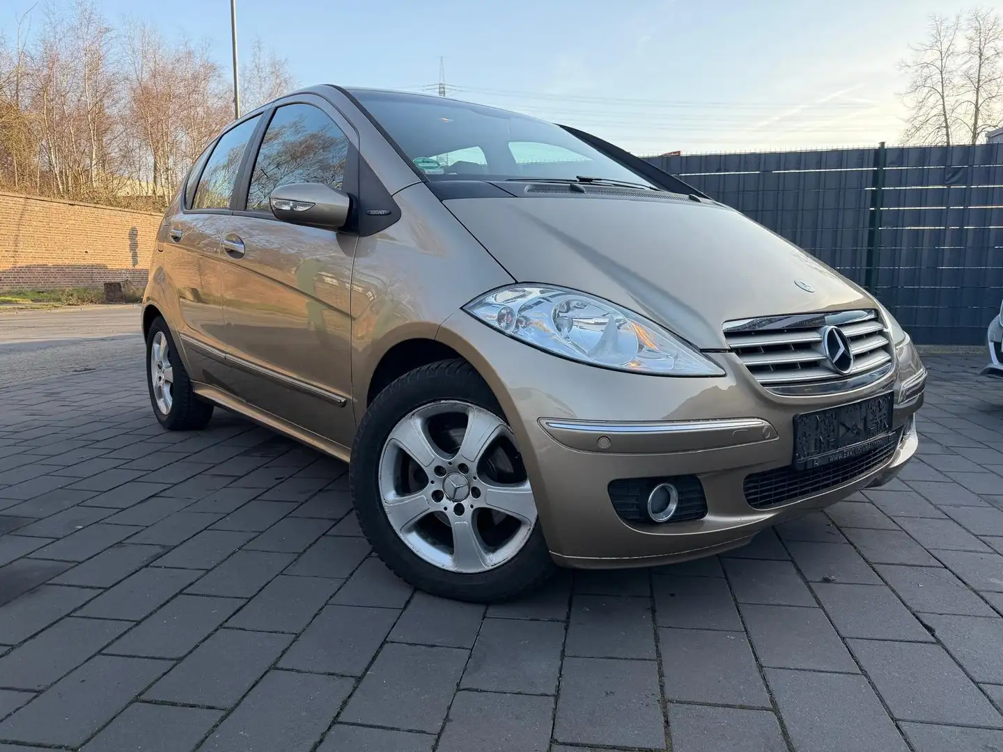 Mercedes-Benz A 180 CDI (169.007) AUTOMATIK EINPARKHILFE TÜV NEU Bronze - 1