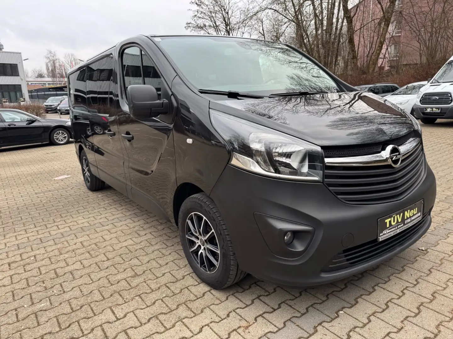 Opel Vivaro Biturbo CDTI Sitz9 behindertengerecht Czarny - 1