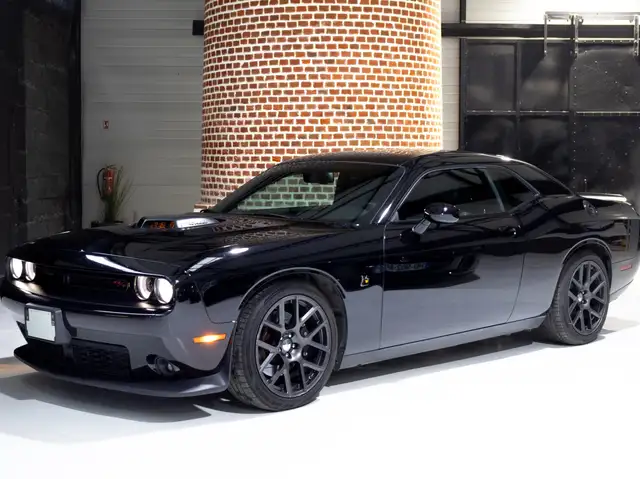 Dodge Challenger Scat Pack Shaker