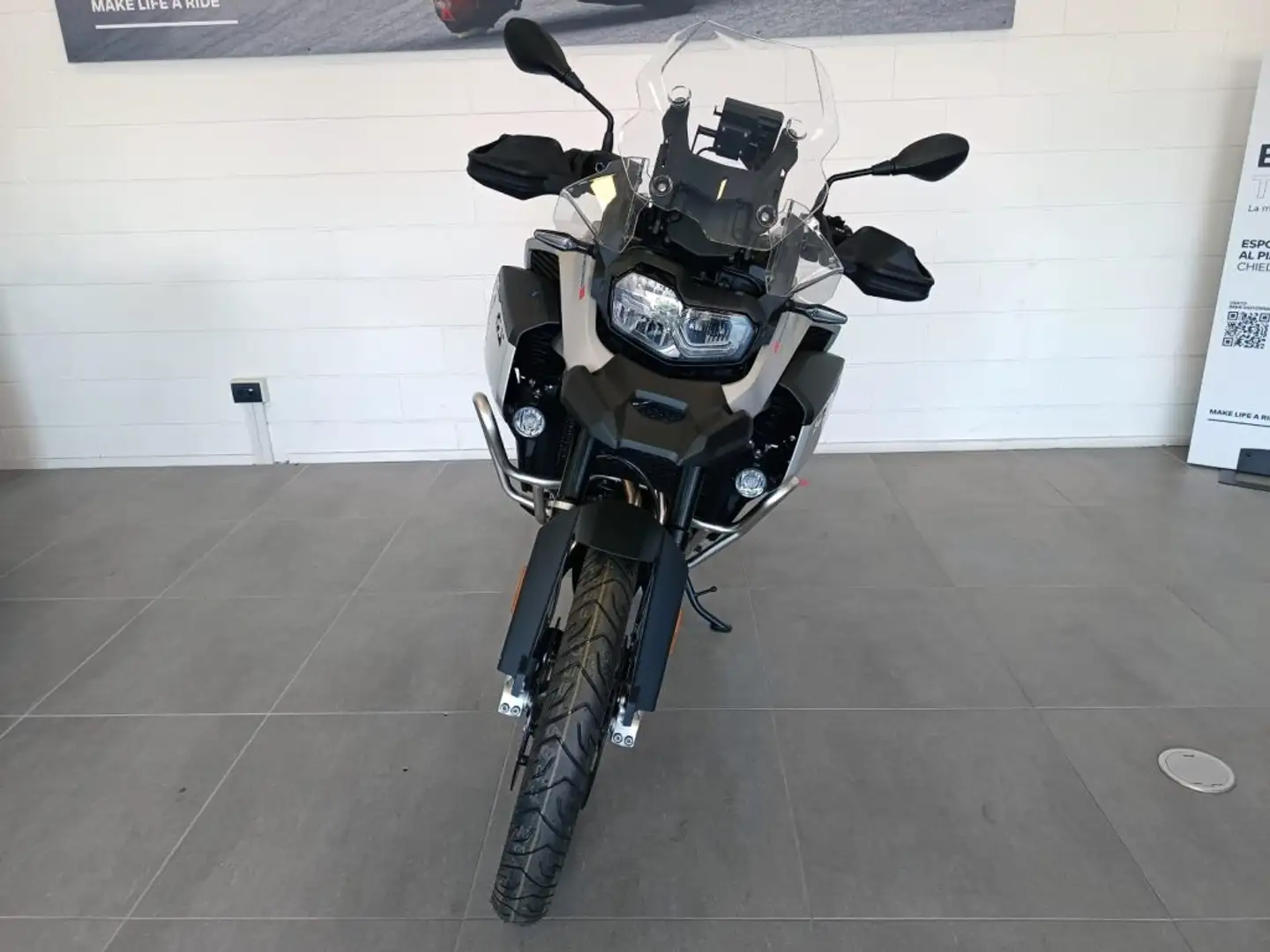 BMW F 900 GS Adventure Ride Pro Argento - 2