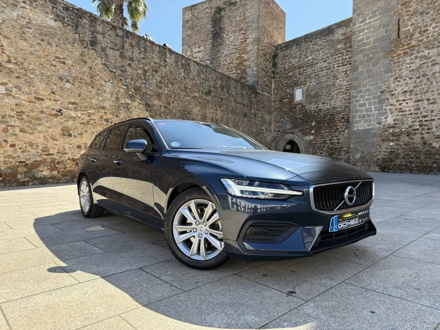 Volvo V60 B4 Momentum Core Aut. Azul - 2