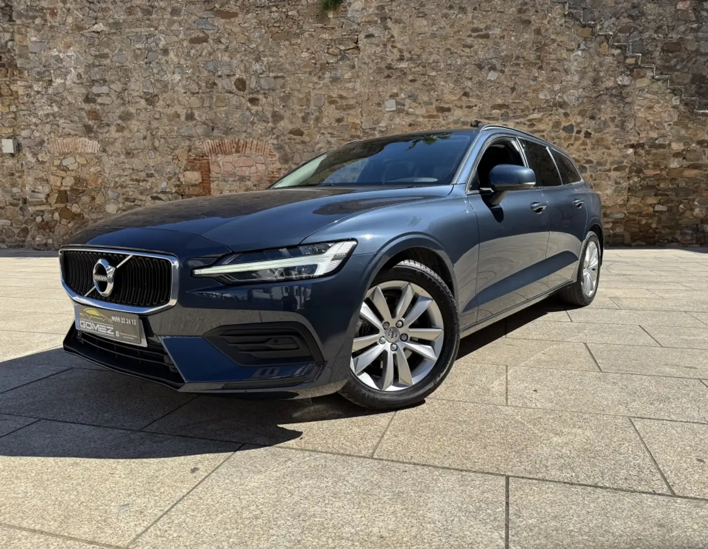 Volvo V60 B4 Momentum Core Aut. Azul - 1