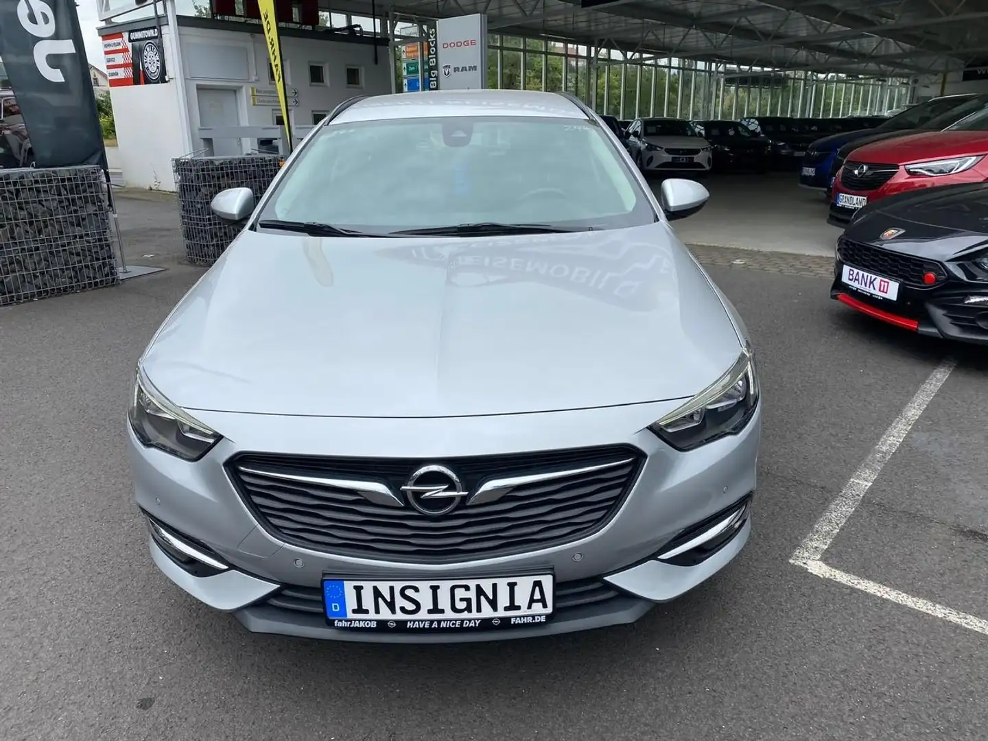 Opel Insignia Sports Tourer Business Edition 1,6 Ltr. - 100 k... Silber - 2