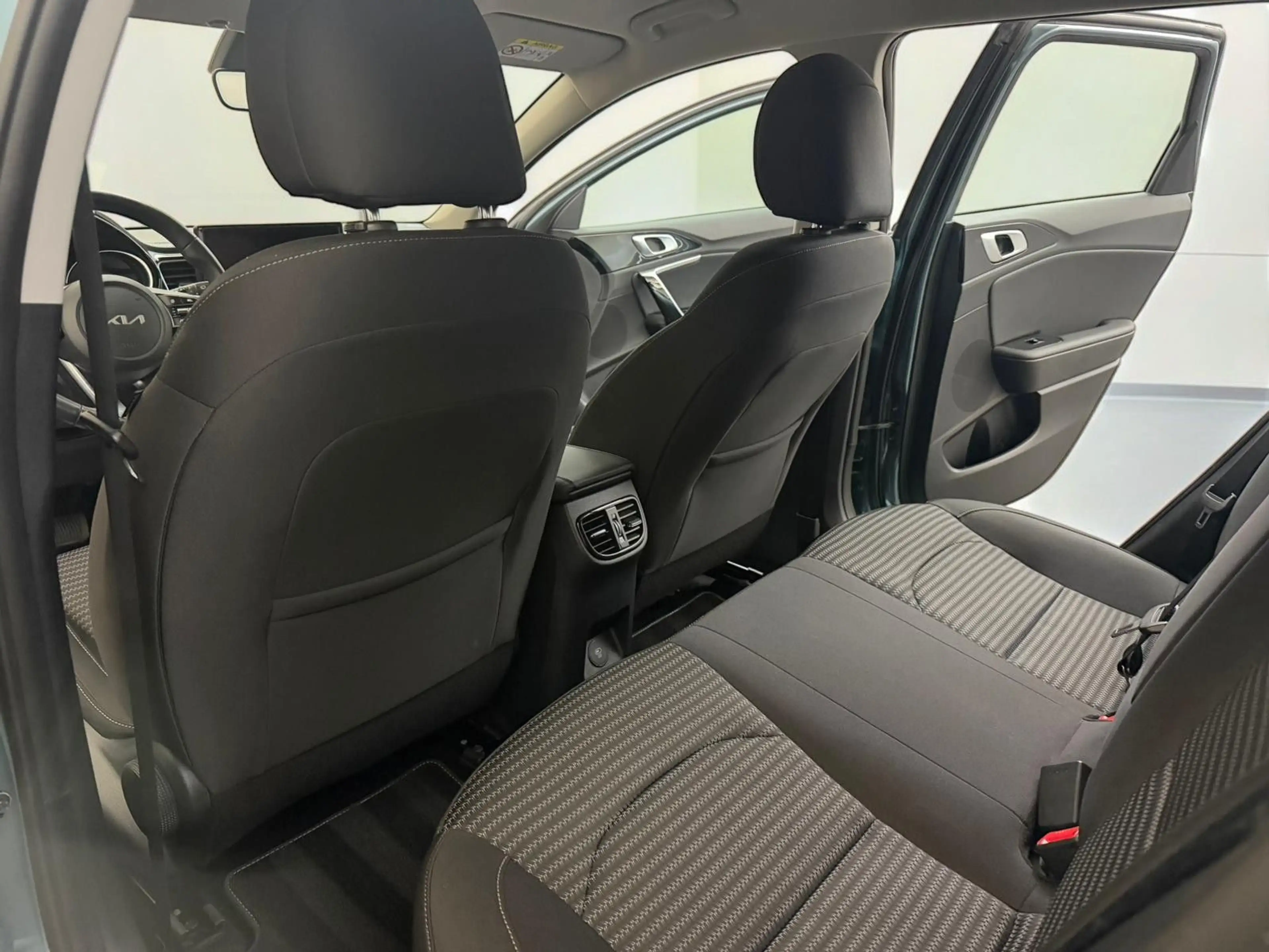 Kia Ceed / cee'd Ceed 1.6 CRDI 100KW Vision Sw ACC*RÜCKKAM*LKAS — photo 13