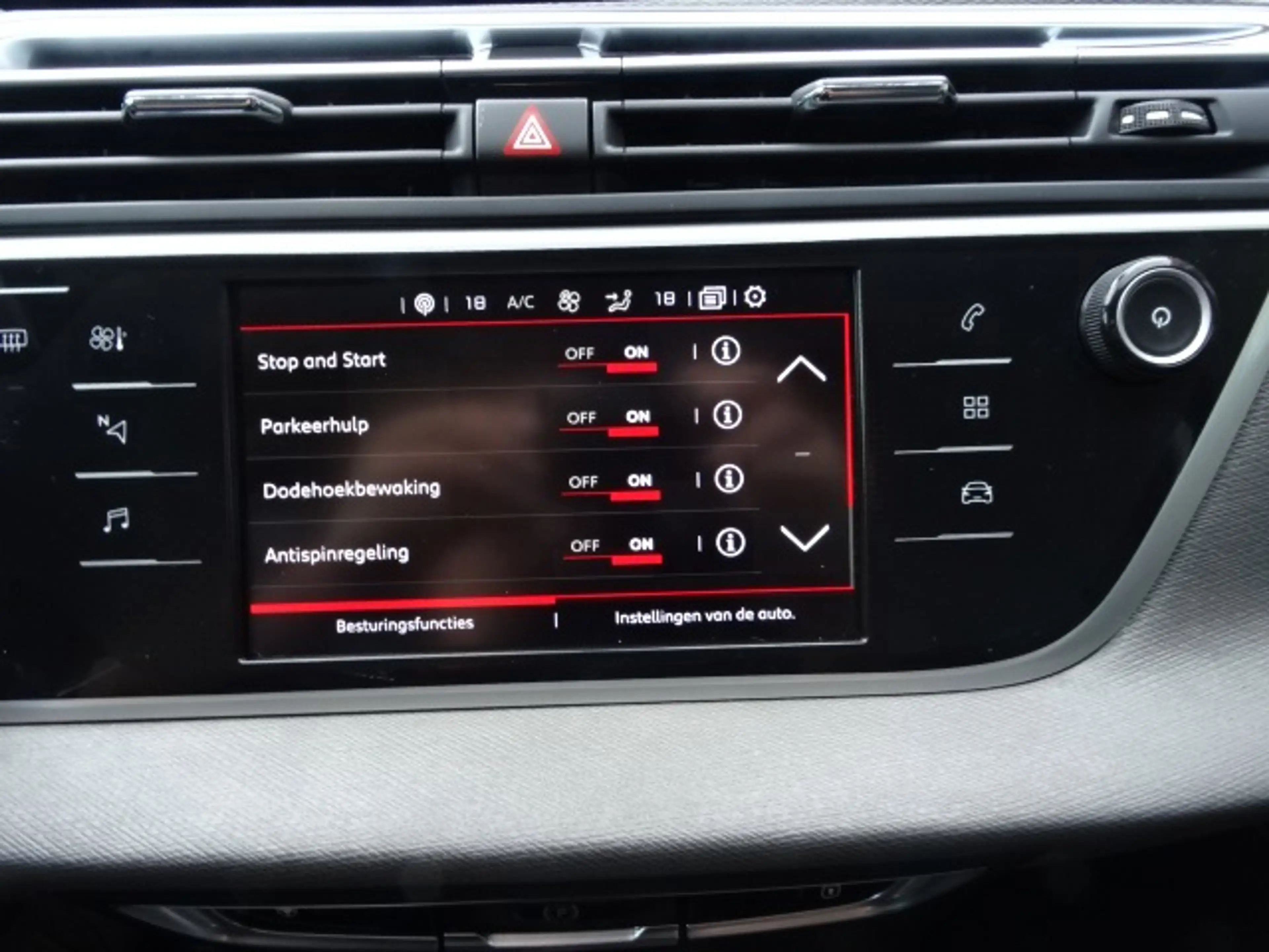 Citroen Grand C4 Picasso 1.2 PureTech Shine — photo 31