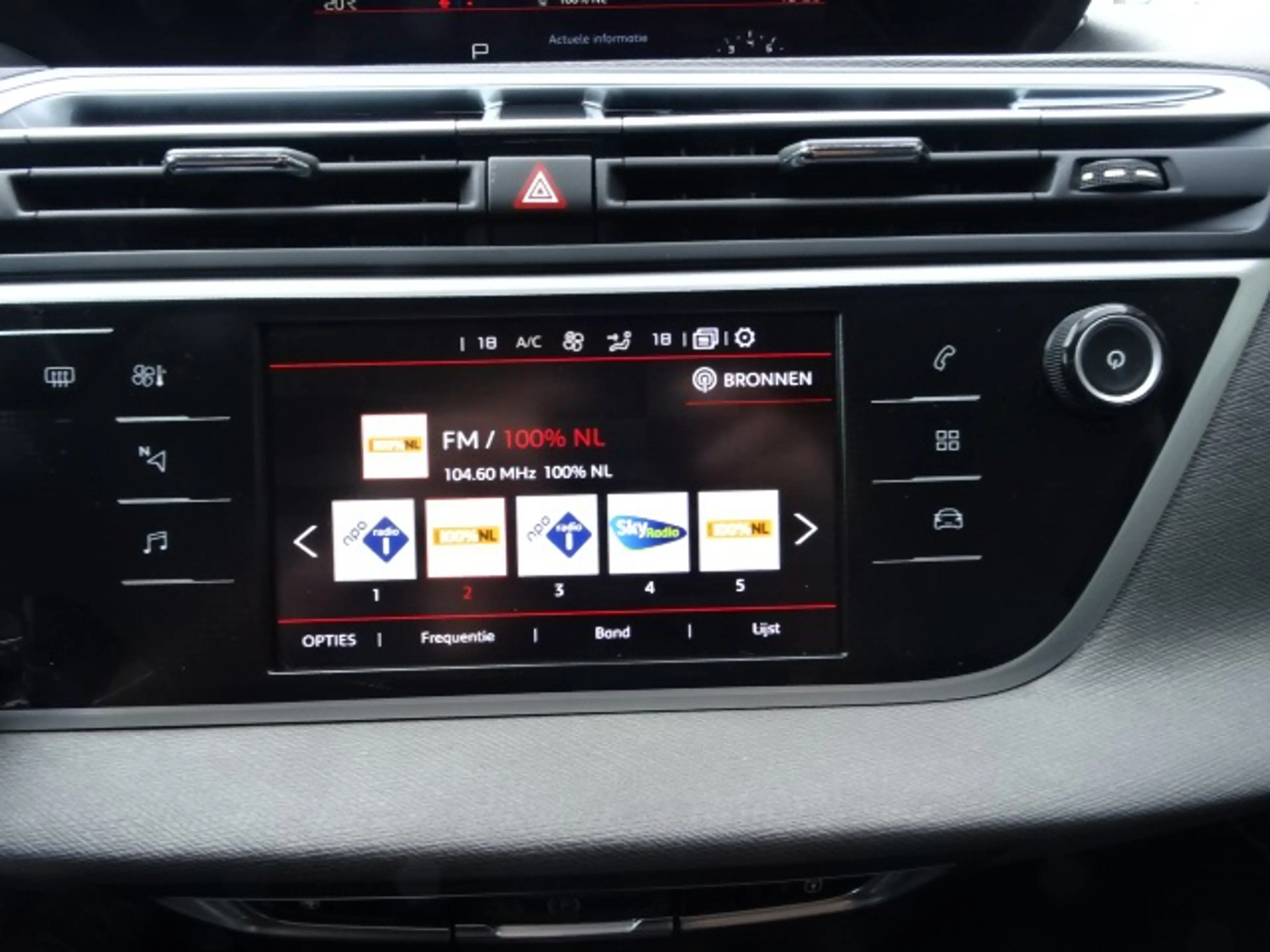 Citroen Grand C4 Picasso 1.2 PureTech Shine — photo 28