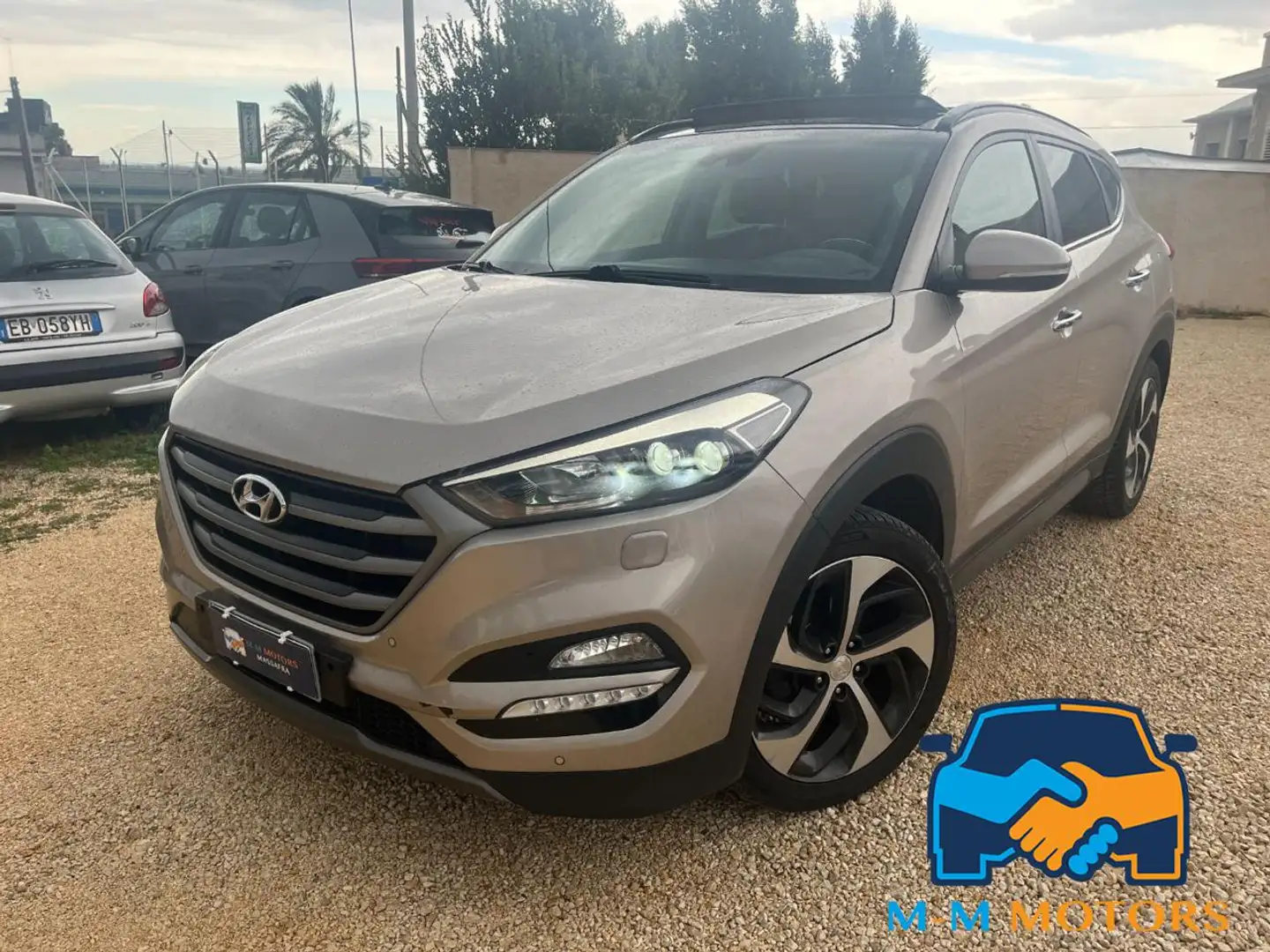 Hyundai TUCSON 2.0 CRDi 2WD XPossible+ Tetto Bronze - 1