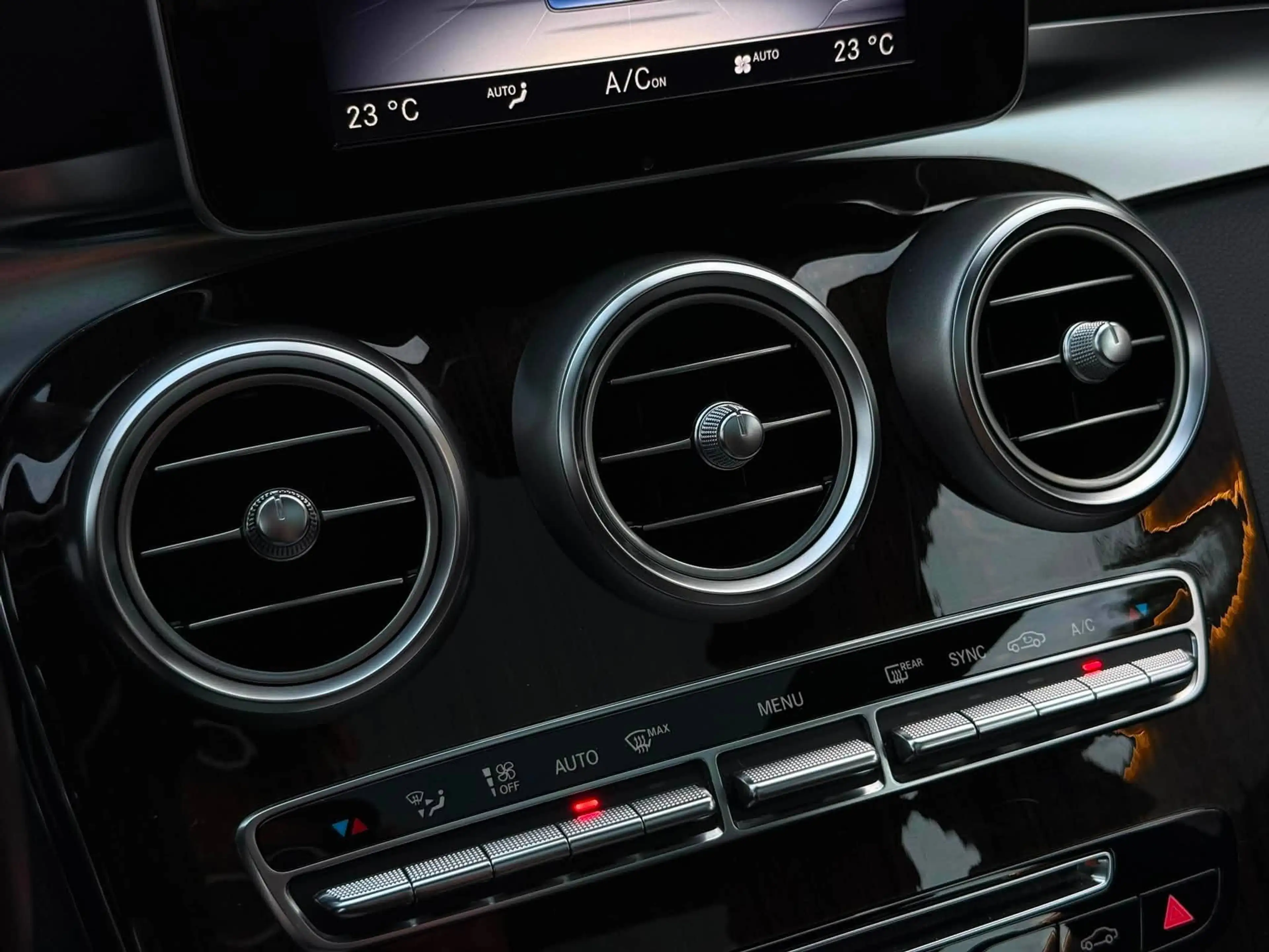 Mercedes-Benz GLC 250 4-matic/pano/benzine/led/airmatic/camera/trekhaak — photo 37