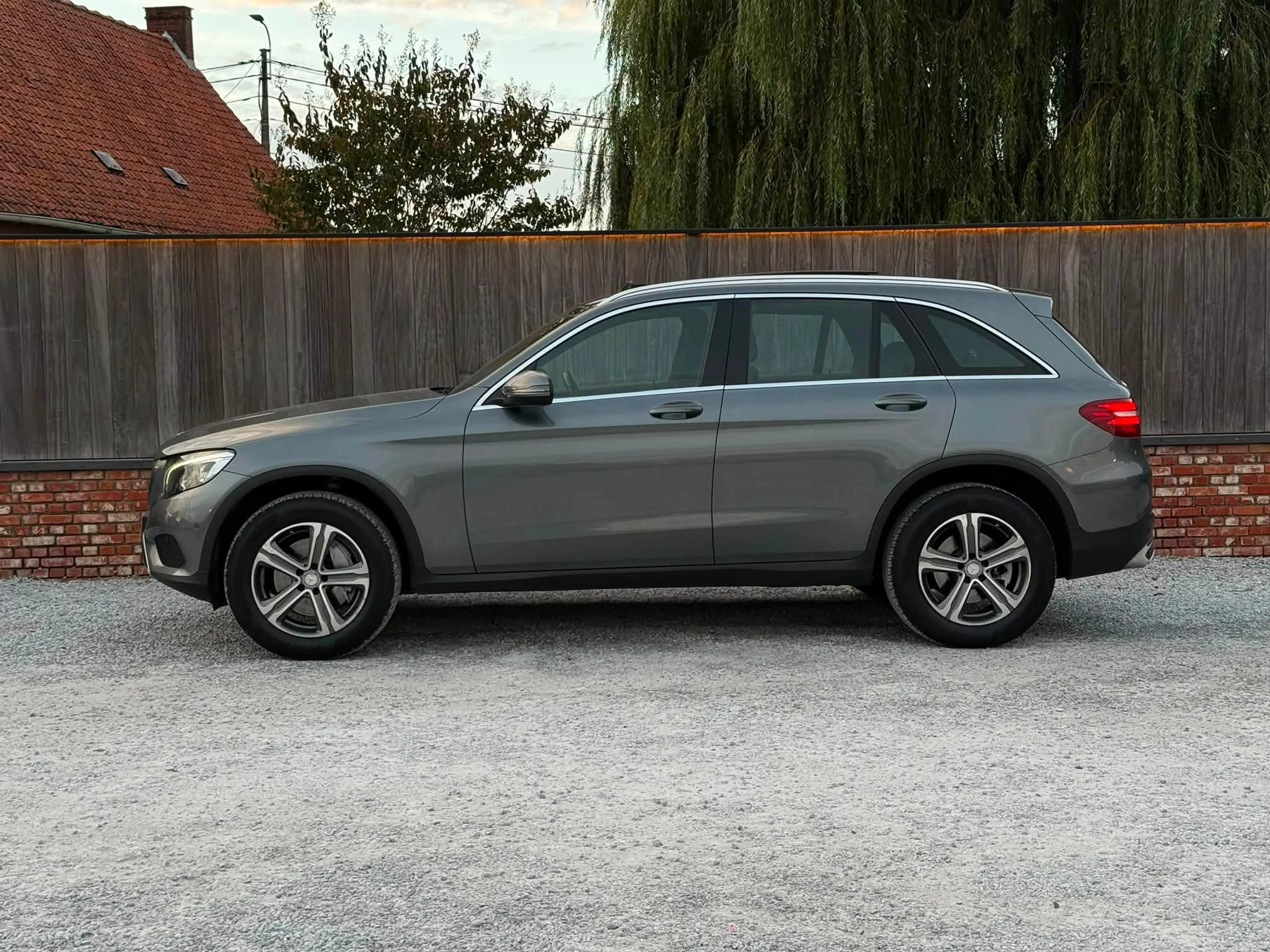 Mercedes-Benz GLC 250 4-matic/pano/benzine/led/airmatic/camera/trekhaak — photo 5
