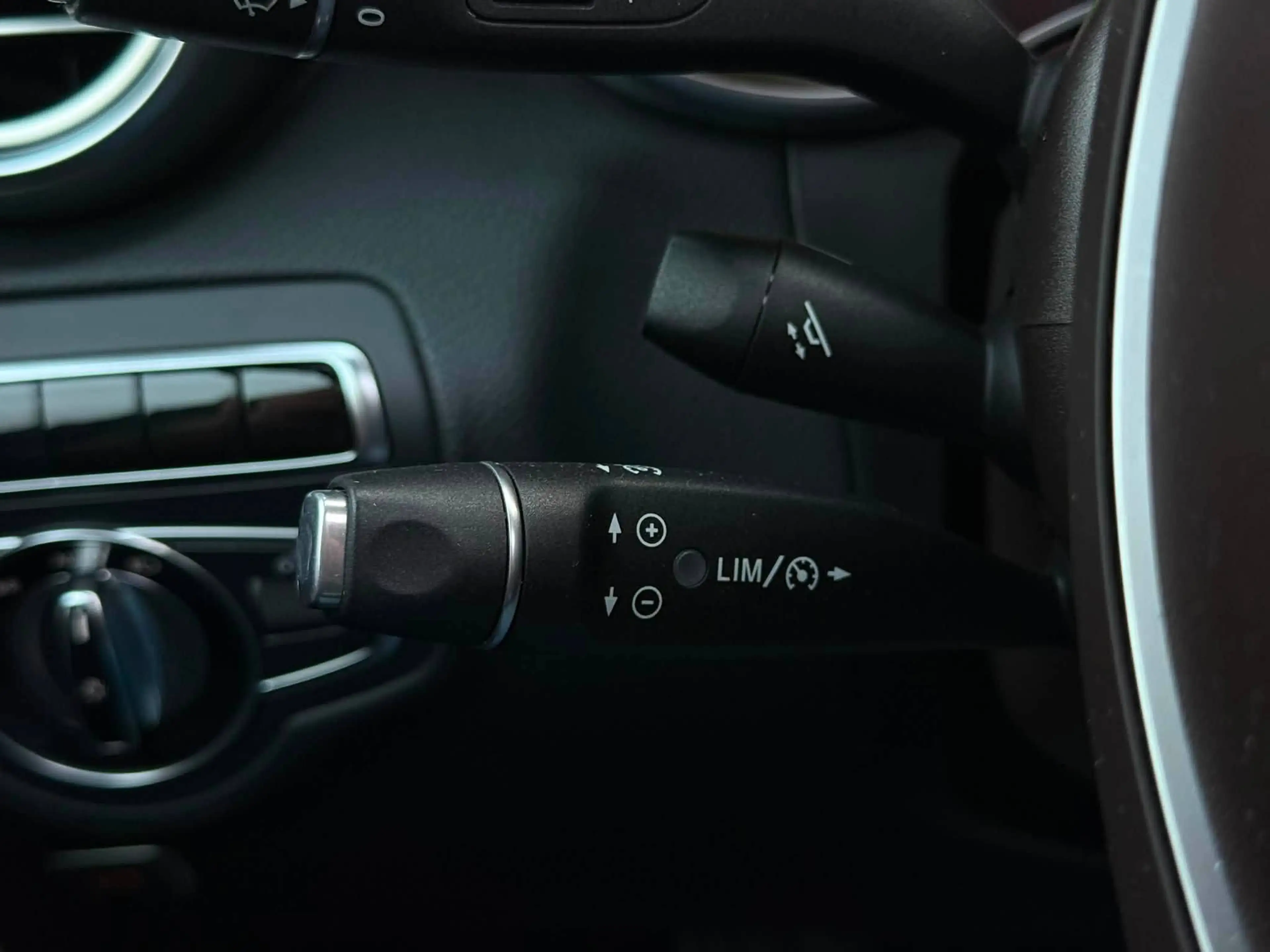 Mercedes-Benz GLC 250 4-matic/pano/benzine/led/airmatic/camera/trekhaak — photo 25