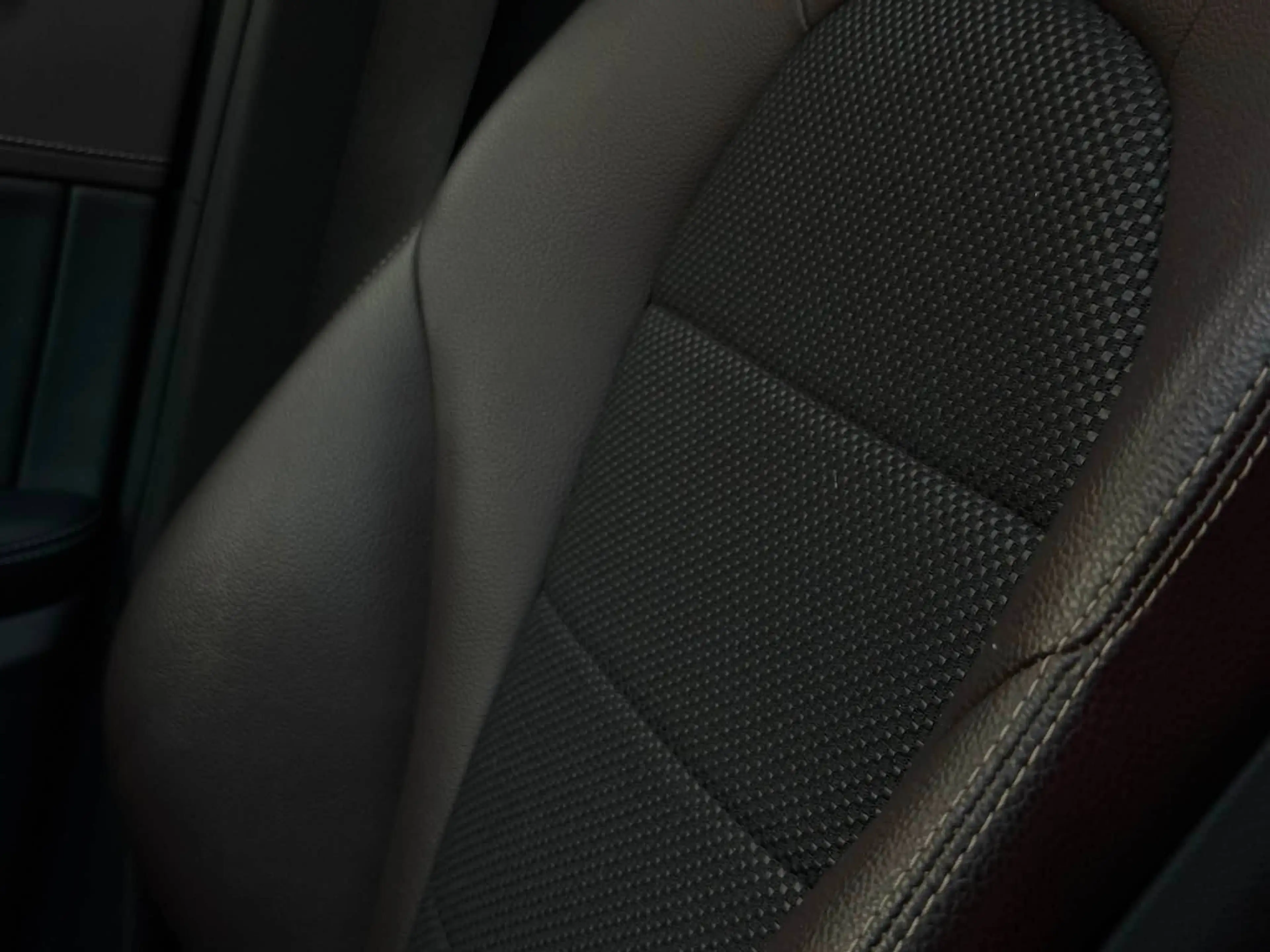 Mercedes-Benz GLC 250 4-matic/pano/benzine/led/airmatic/camera/trekhaak — photo 34