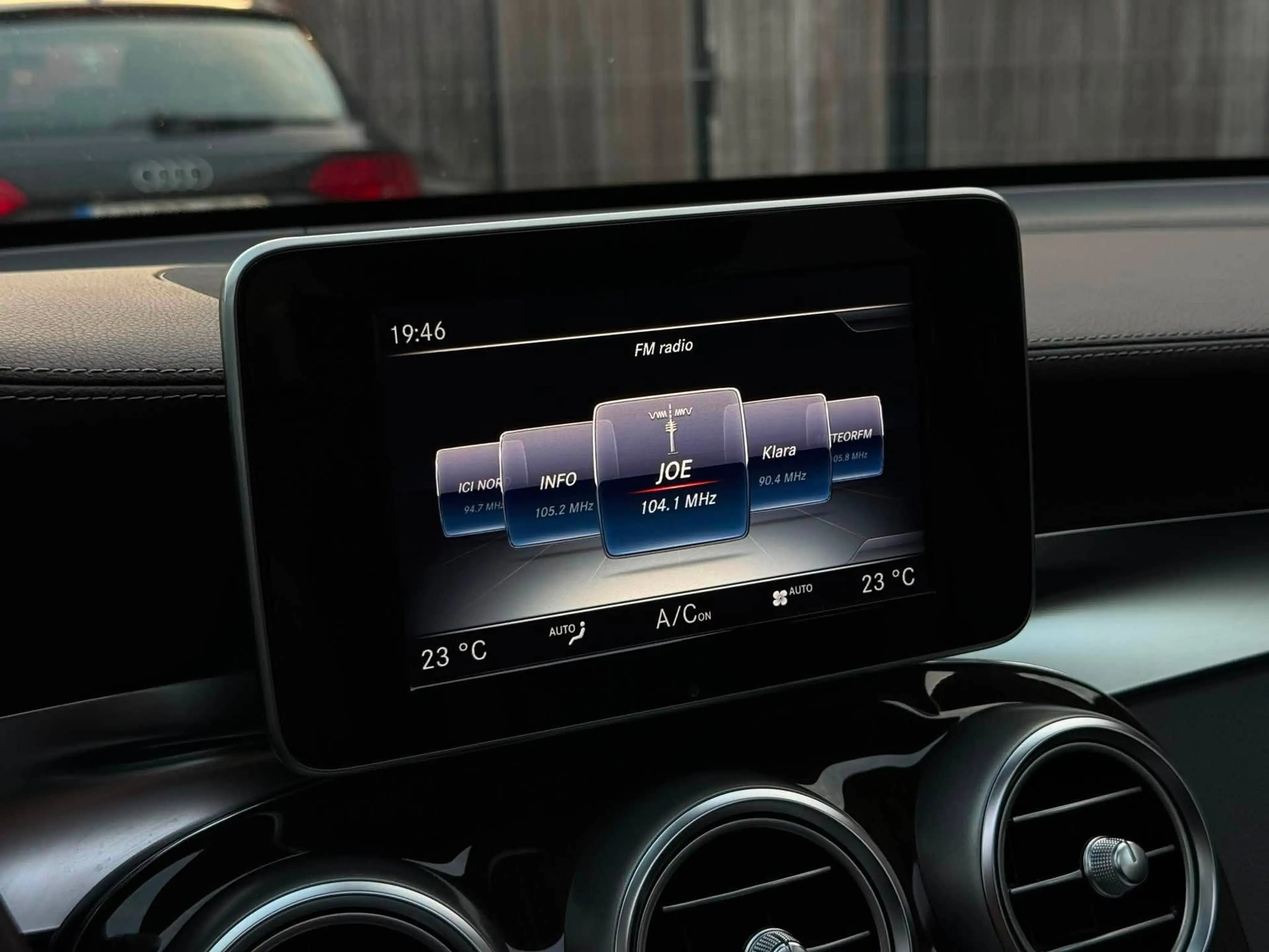 Mercedes-Benz GLC 250 4-matic/pano/benzine/led/airmatic/camera/trekhaak — photo 29