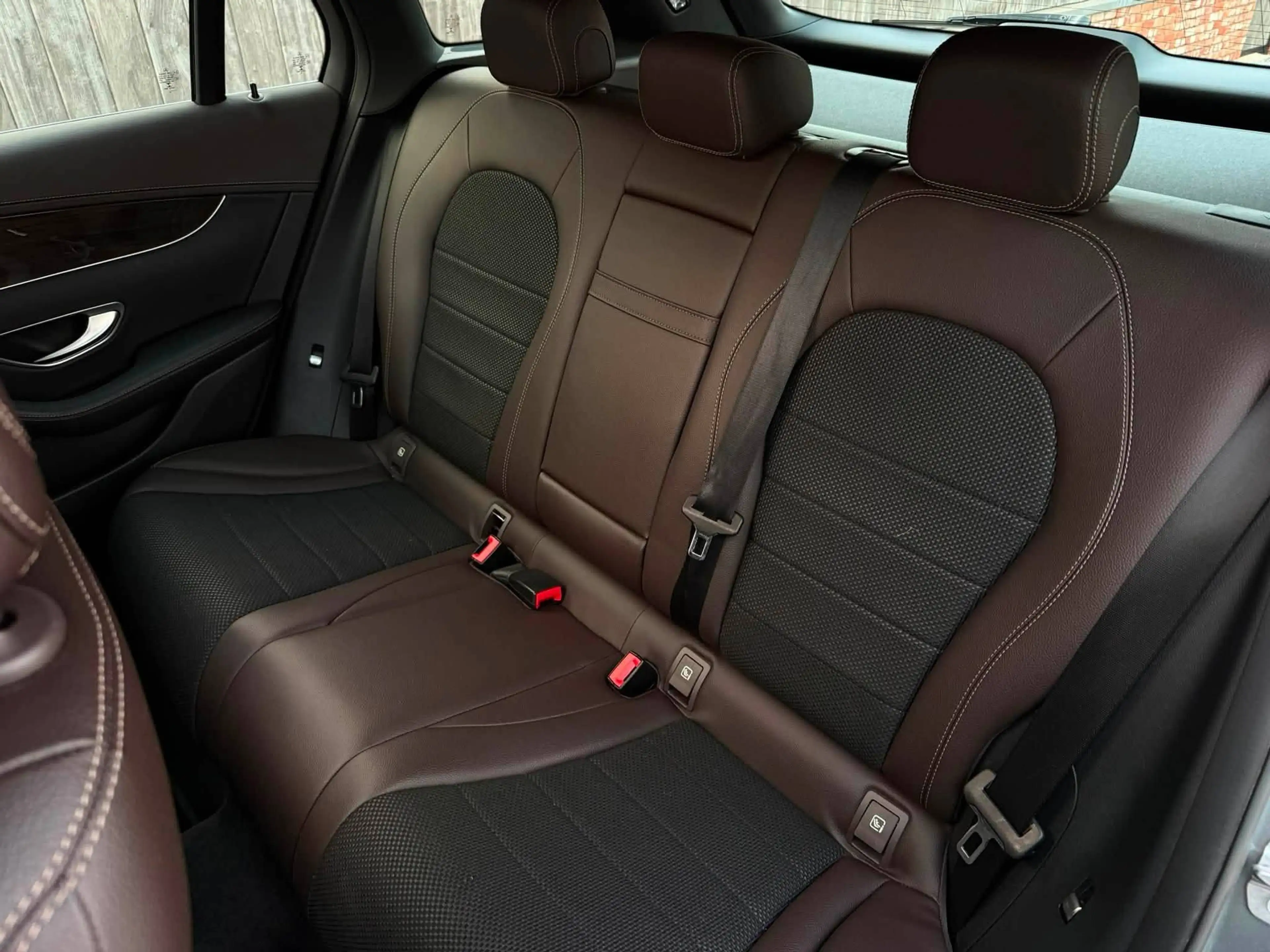Mercedes-Benz GLC 250 4-matic/pano/benzine/led/airmatic/camera/trekhaak — photo 12