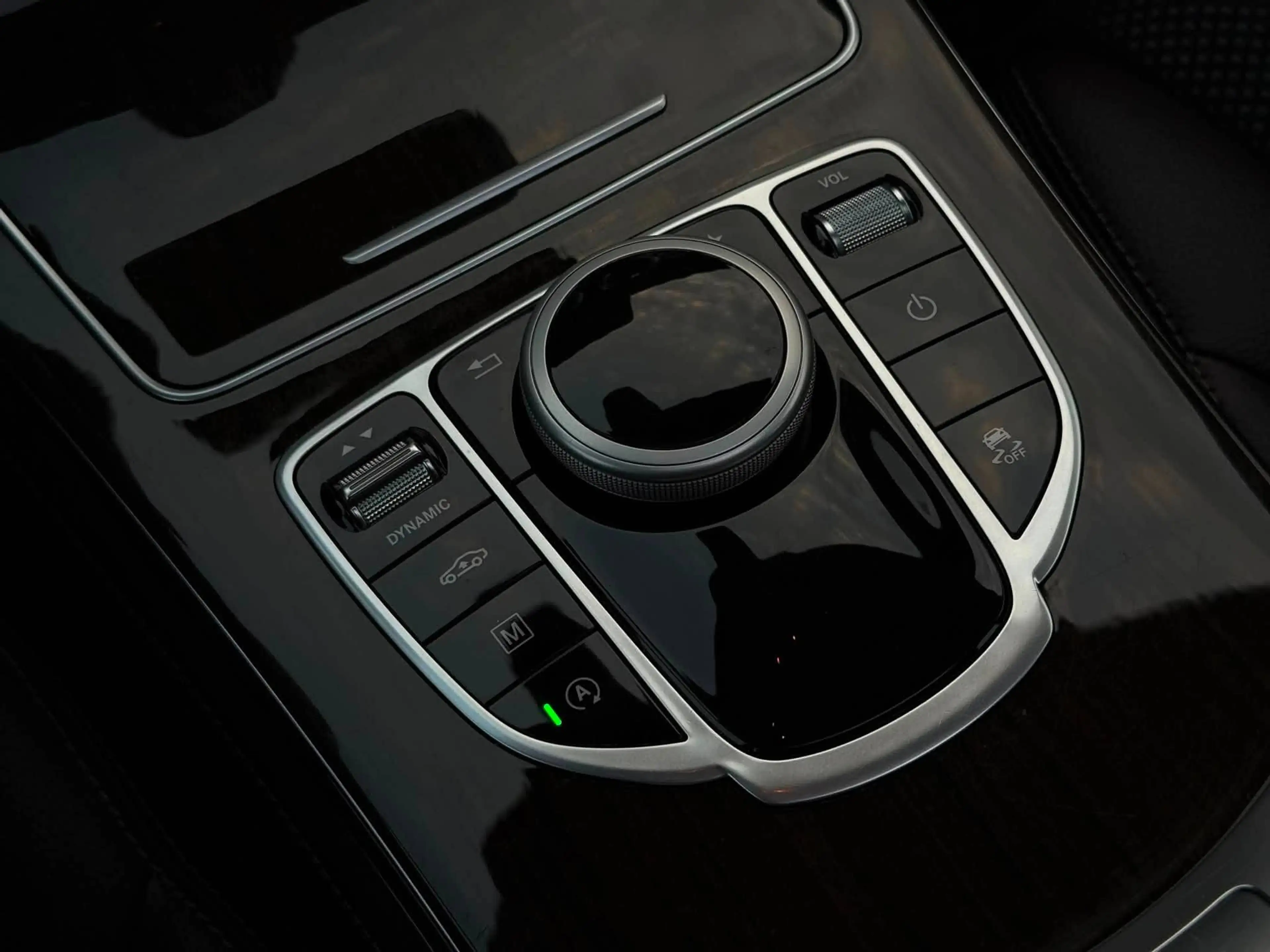 Mercedes-Benz GLC 250 4-matic/pano/benzine/led/airmatic/camera/trekhaak — photo 33