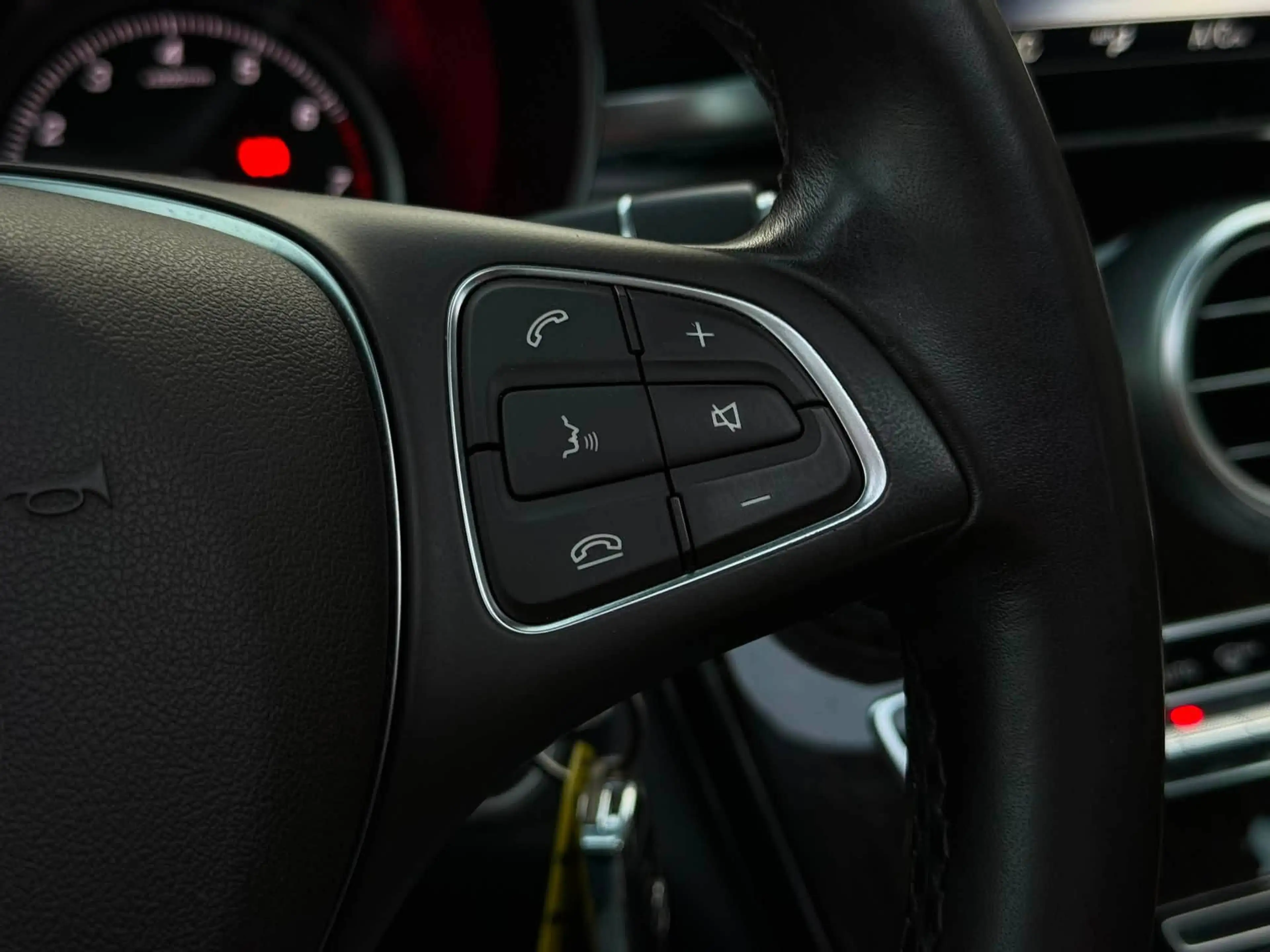Mercedes-Benz GLC 250 4-matic/pano/benzine/led/airmatic/camera/trekhaak — photo 28