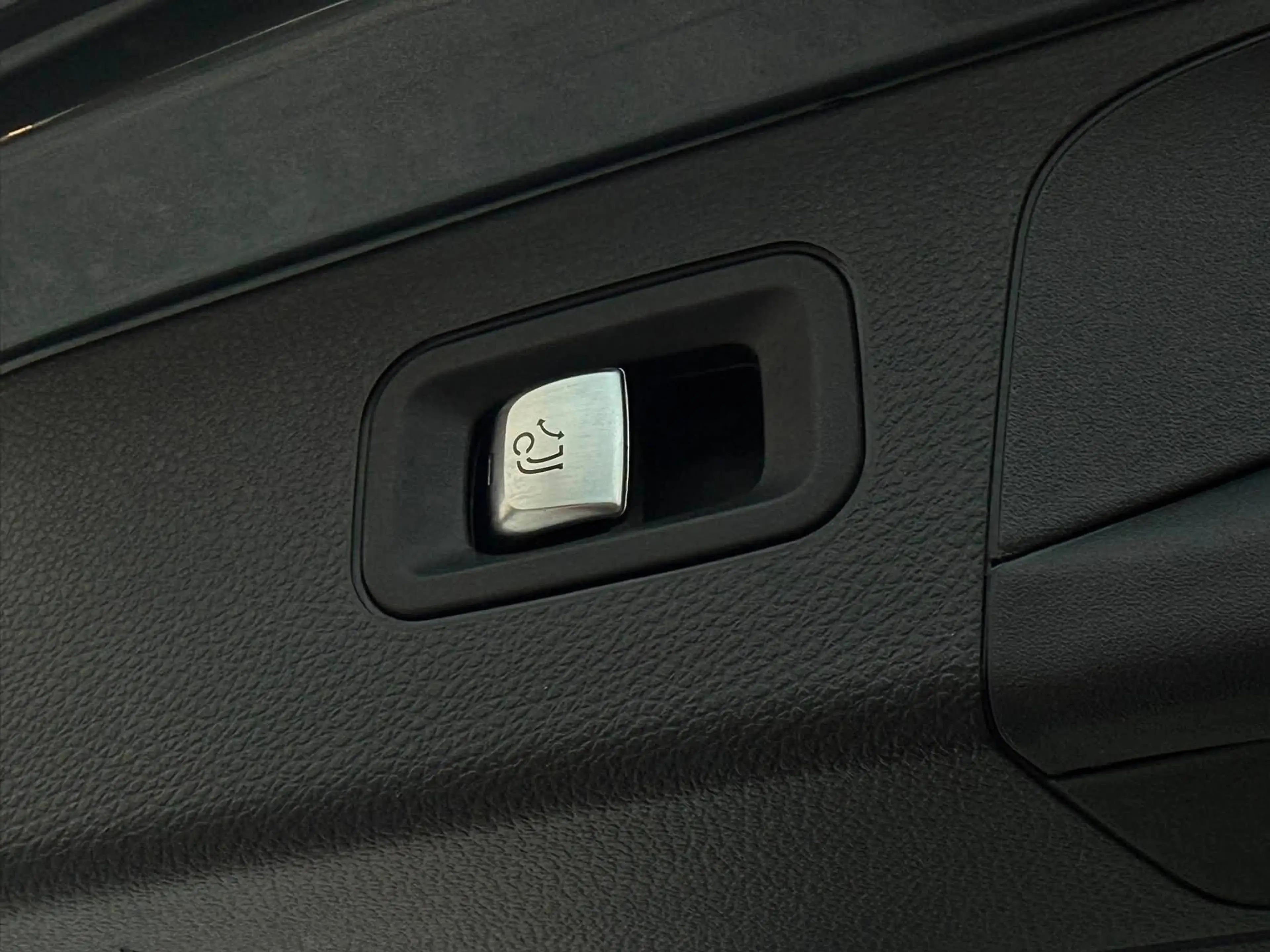Mercedes-Benz GLC 250 4-matic/pano/benzine/led/airmatic/camera/trekhaak — photo 16