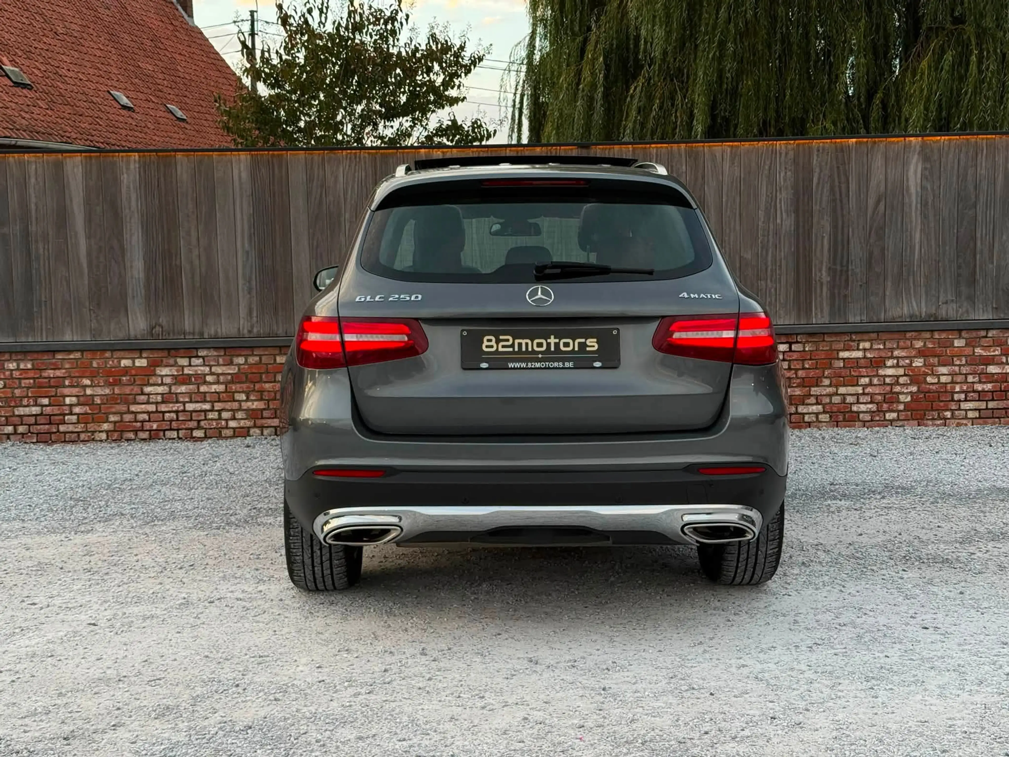 Mercedes-Benz GLC 250 4-matic/pano/benzine/led/airmatic/camera/trekhaak — photo 4