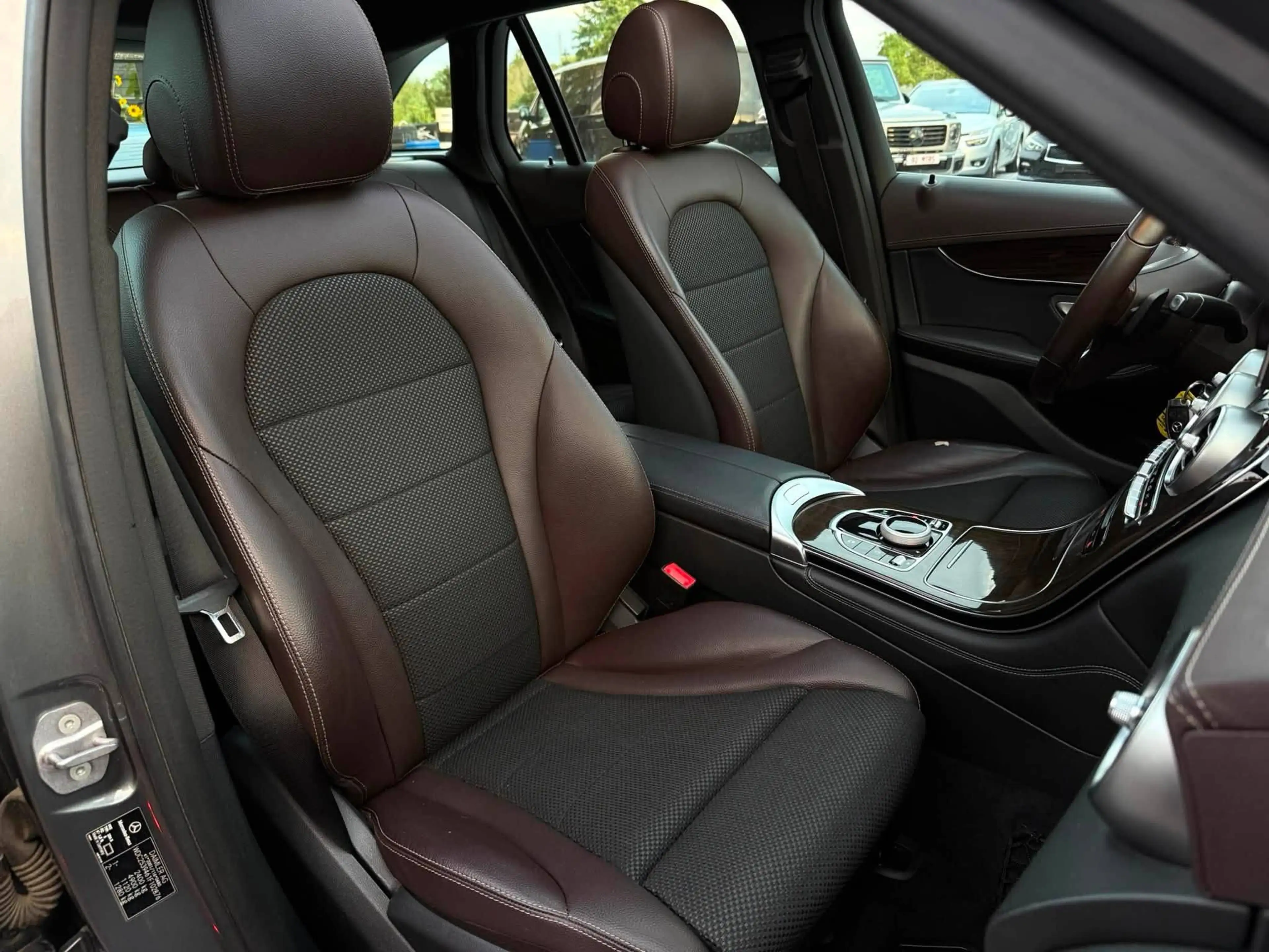 Mercedes-Benz GLC 250 4-matic/pano/benzine/led/airmatic/camera/trekhaak — photo 18