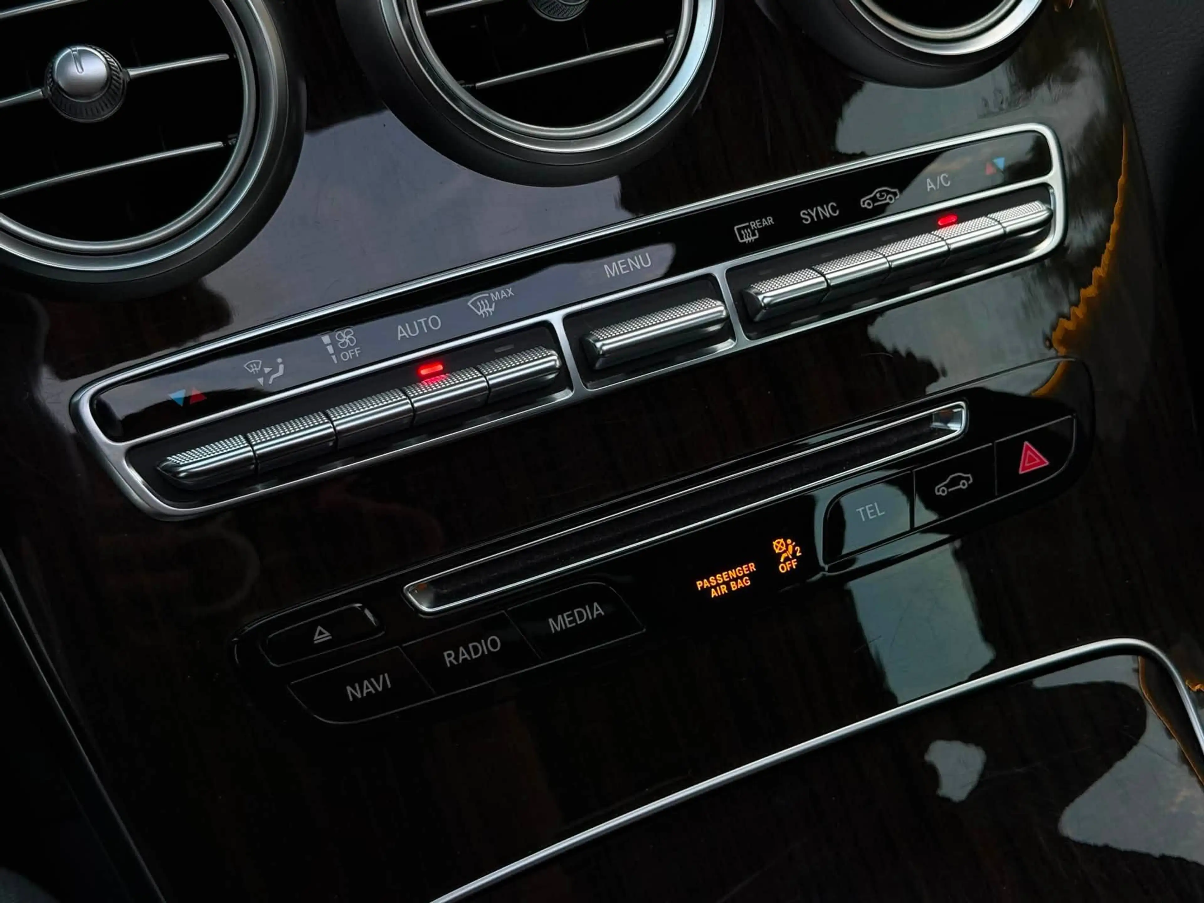 Mercedes-Benz GLC 250 4-matic/pano/benzine/led/airmatic/camera/trekhaak — photo 32
