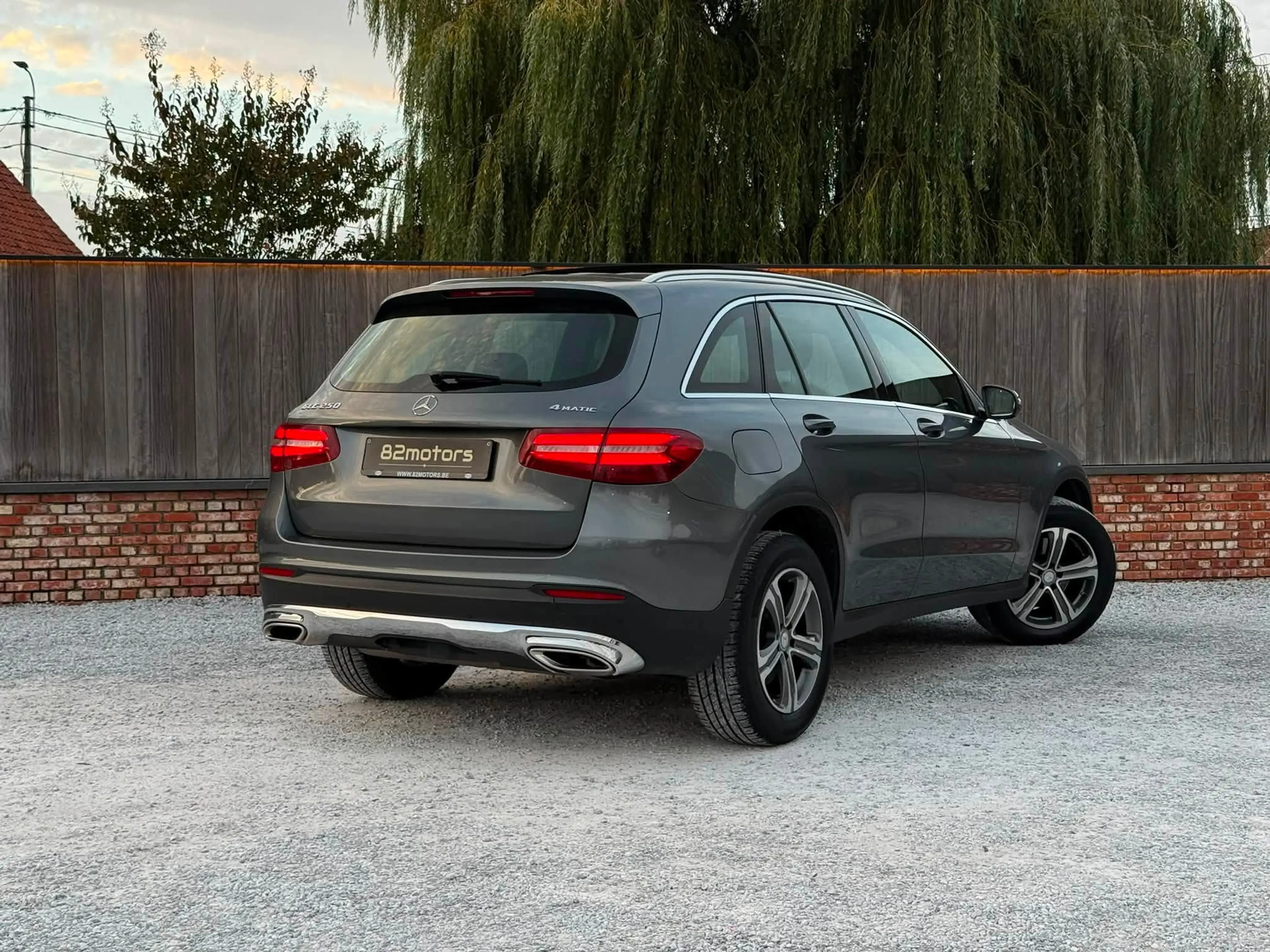 Mercedes-Benz GLC 250 4-matic/pano/benzine/led/airmatic/camera/trekhaak — photo 2