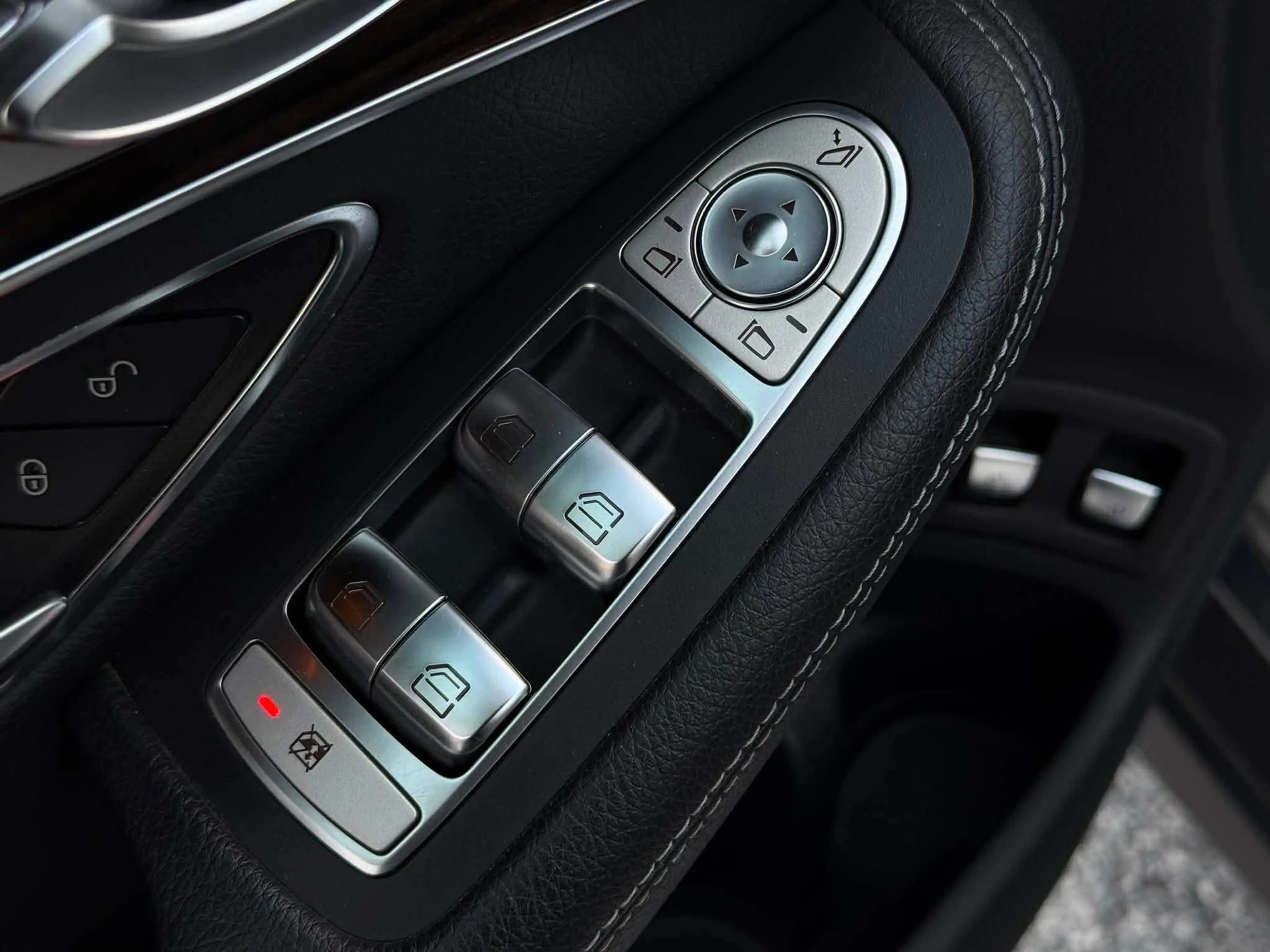 Mercedes-Benz GLC 250 4-matic/pano/benzine/led/airmatic/camera/trekhaak — photo 19