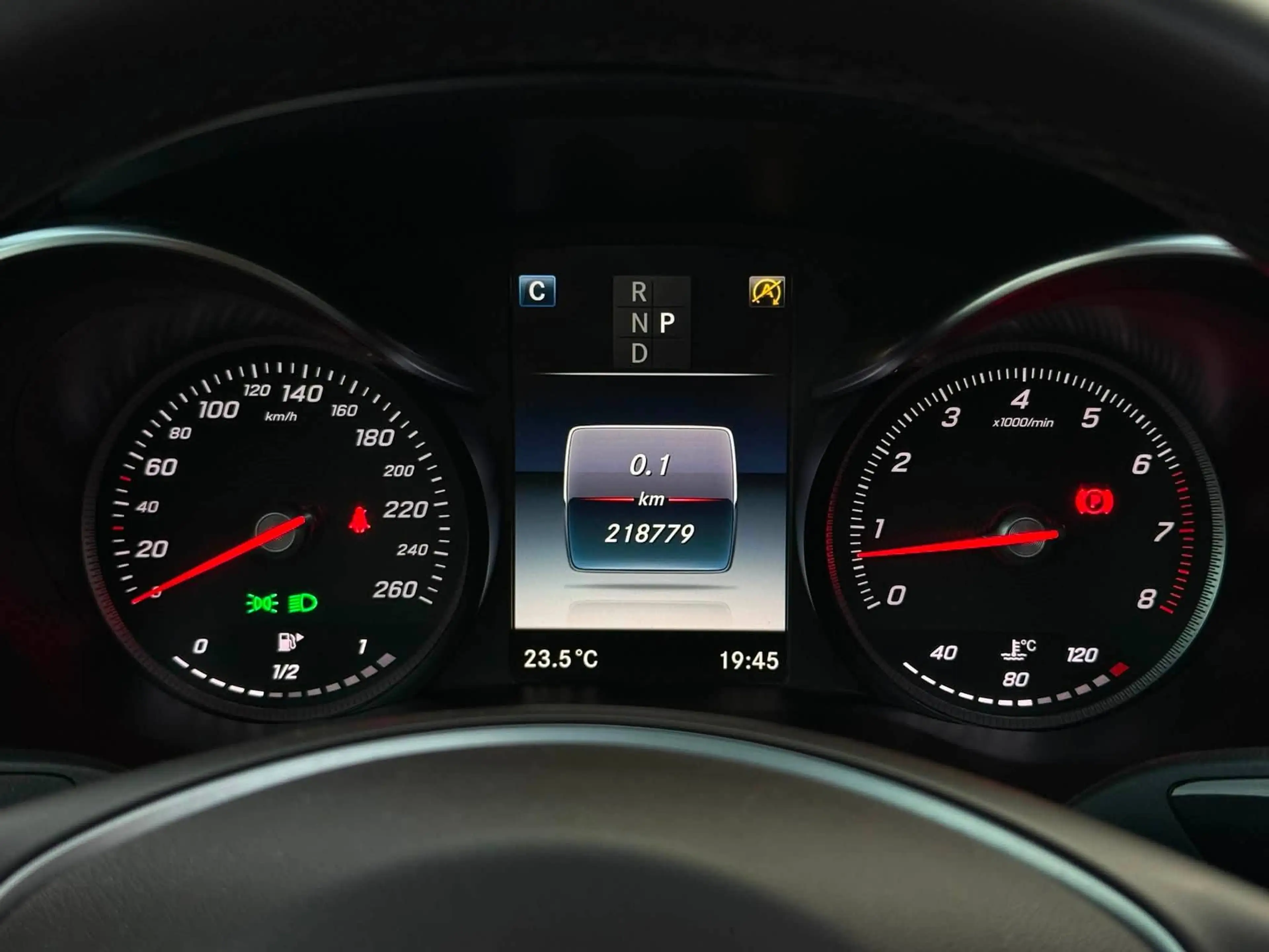 Mercedes-Benz GLC 250 4-matic/pano/benzine/led/airmatic/camera/trekhaak — photo 23