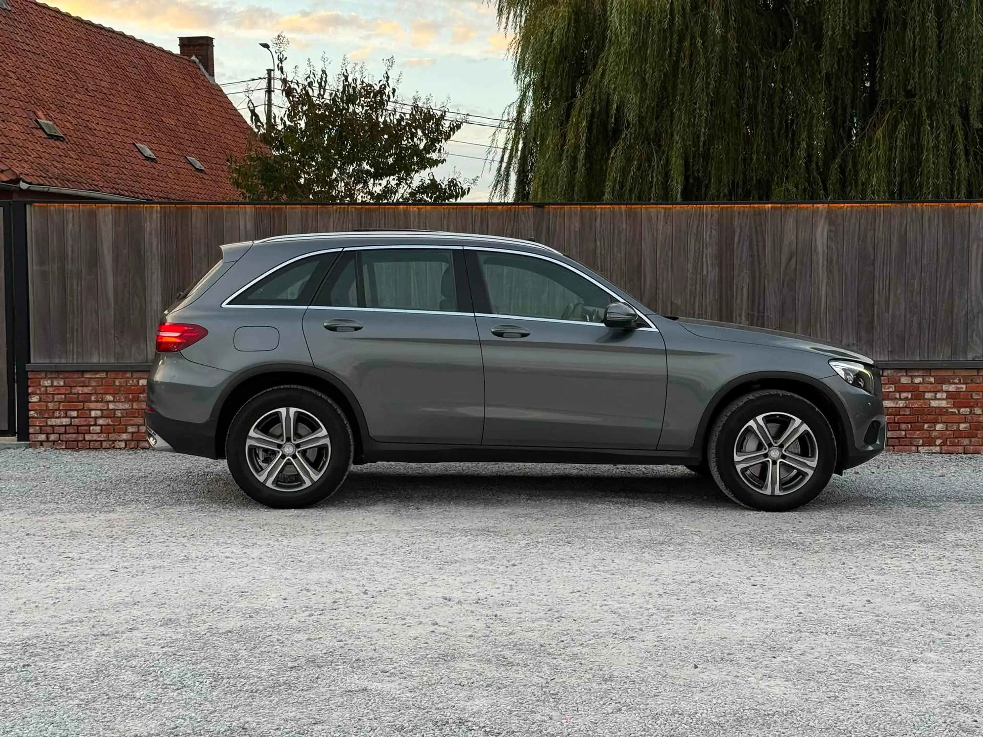 Mercedes-Benz GLC 250 4-matic/pano/benzine/led/airmatic/camera/trekhaak — photo 6
