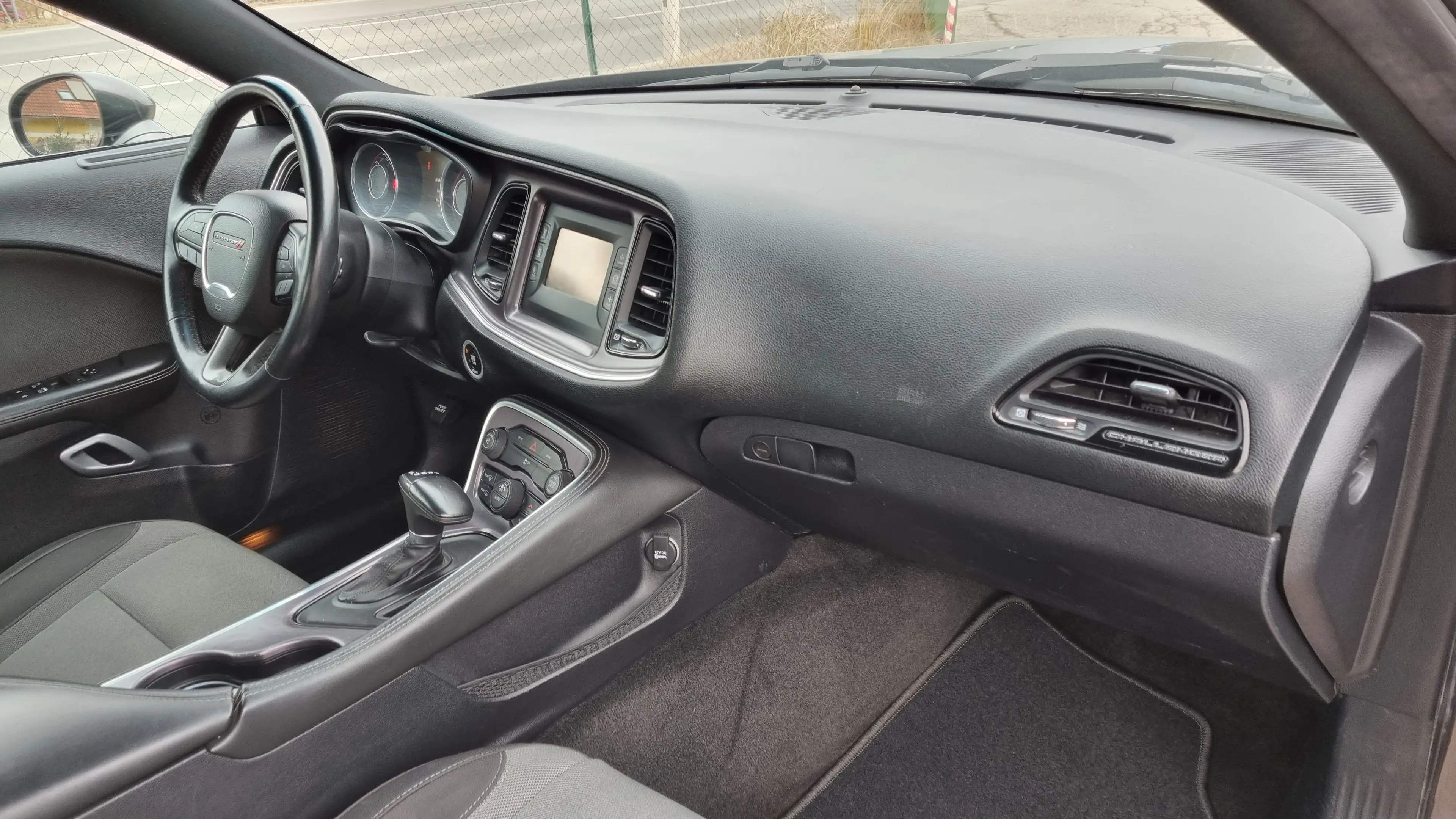 Dodge Challenger 3.6 V6 — photo 13