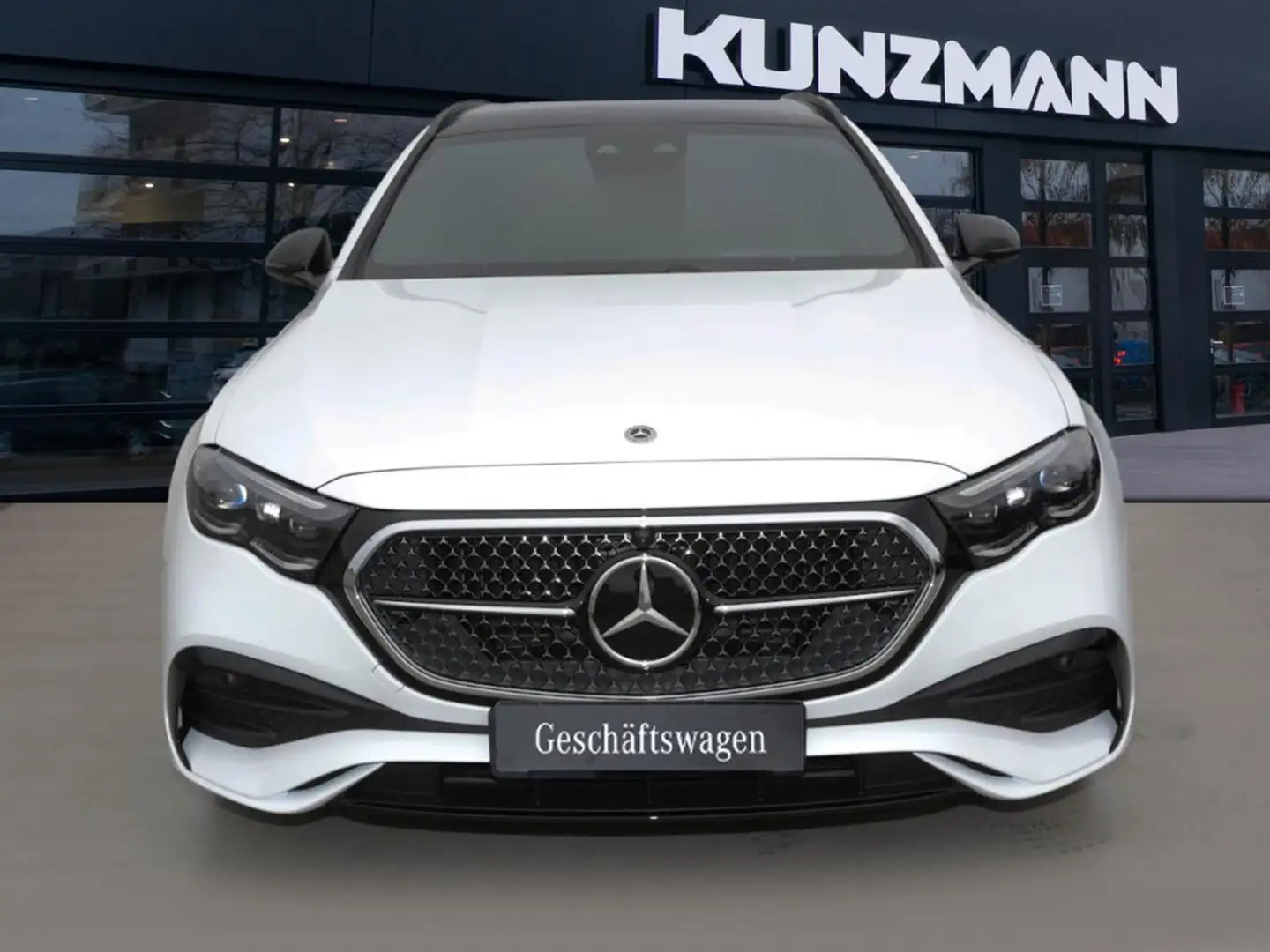 Mercedes-Benz E 450 d 4M T-Modell AMG Night Standh AHK Panorama Blanc - 2