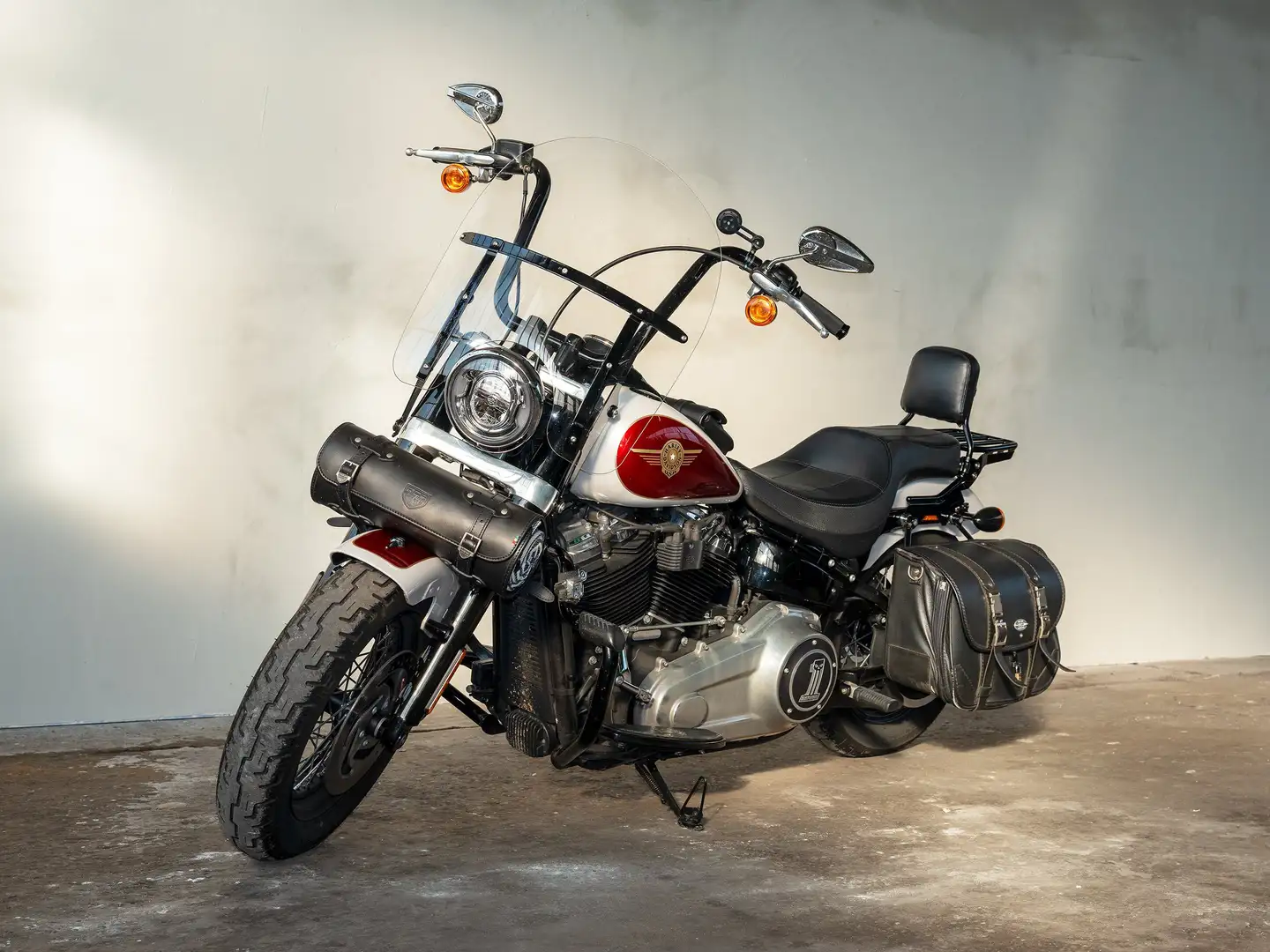 Harley-Davidson Softail Slim FLSL Biały - 2