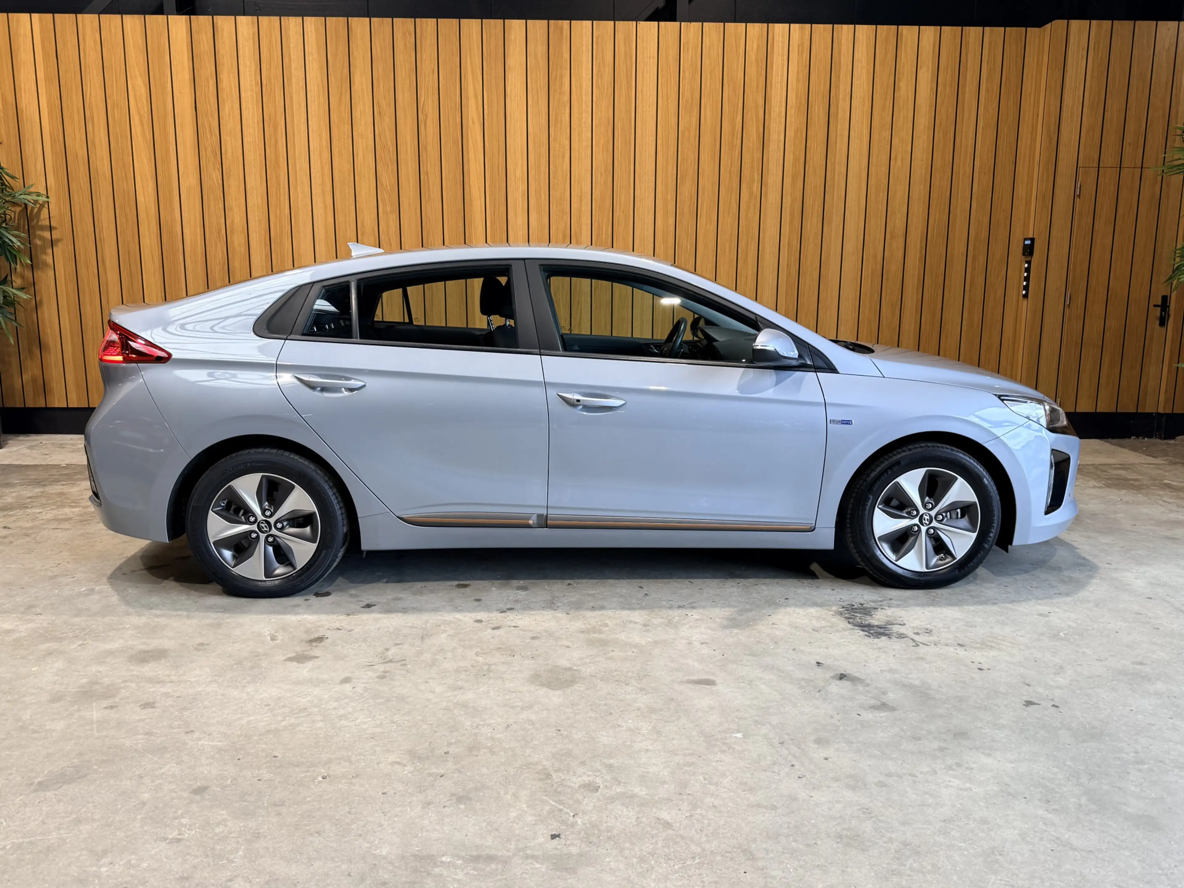 Hyundai IONIQ Comfort EV Camera. Navi. Apple-carplay. Baterrij 1 — photo 6