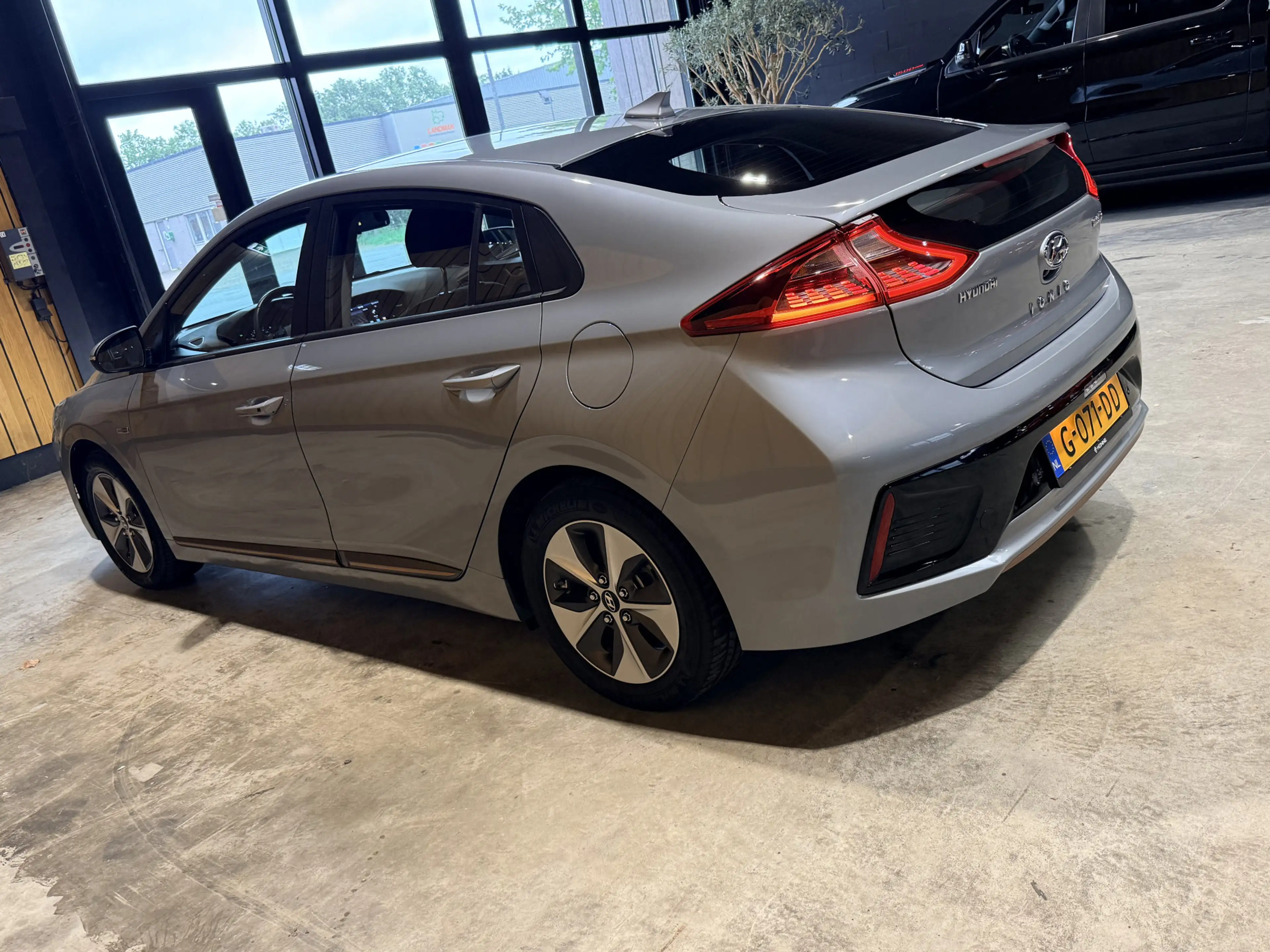 Hyundai IONIQ Comfort EV Camera. Navi. Apple-carplay. Baterrij 1 — photo 33