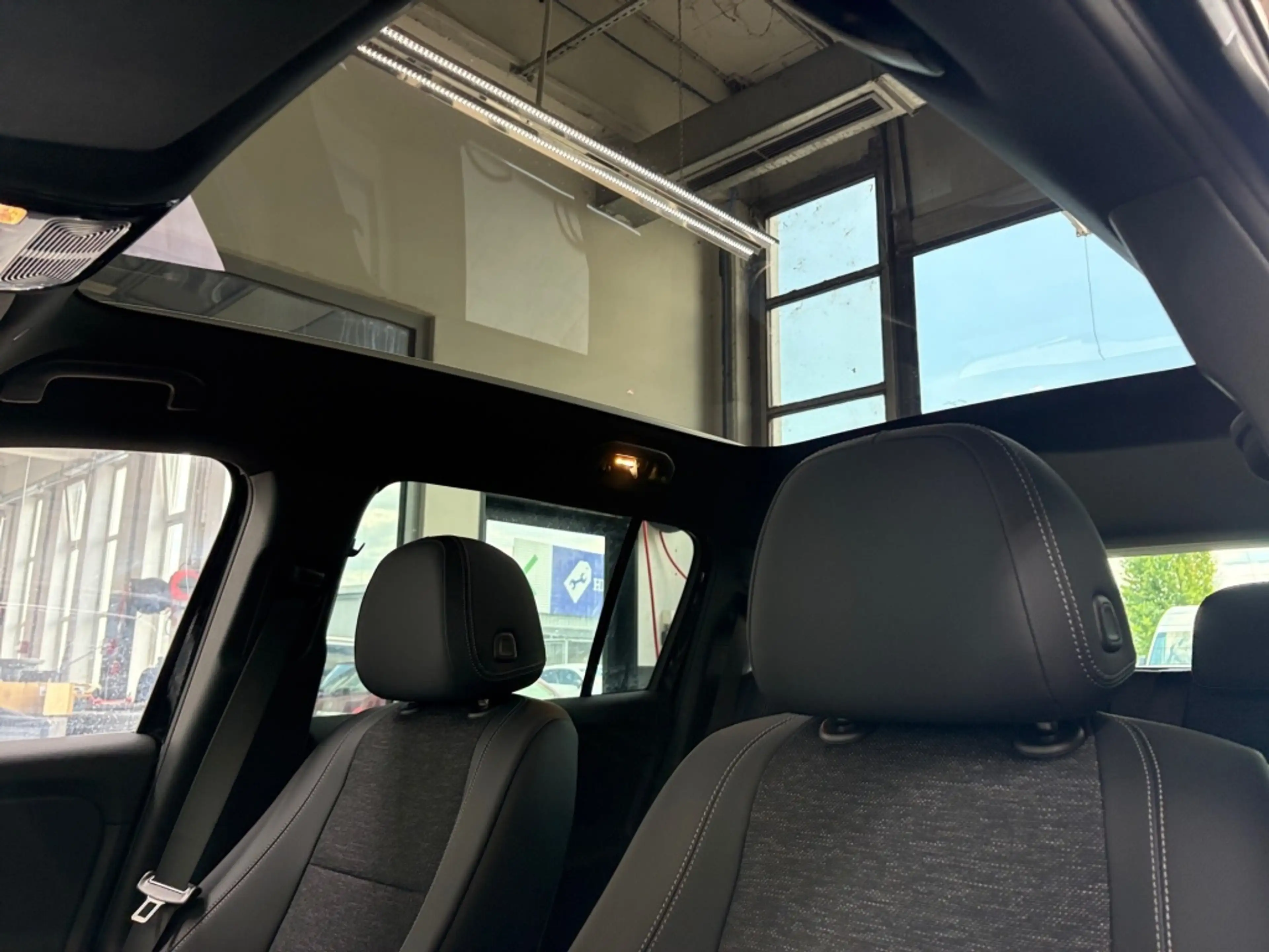 Mercedes-Benz GLB 250 + Progressive+Pano+DISTRO+KEYLESS+LED+Kam — photo 15