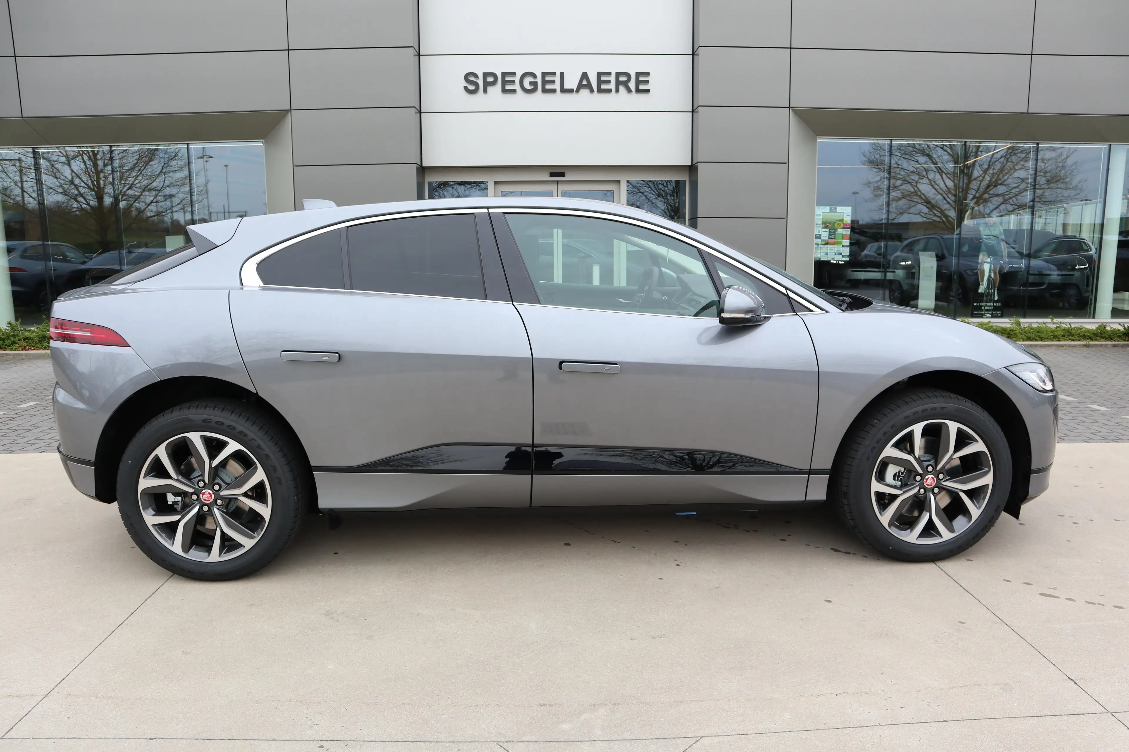 Jaguar I-Pace EV400 S AWD Auto. 22MY — photo 9