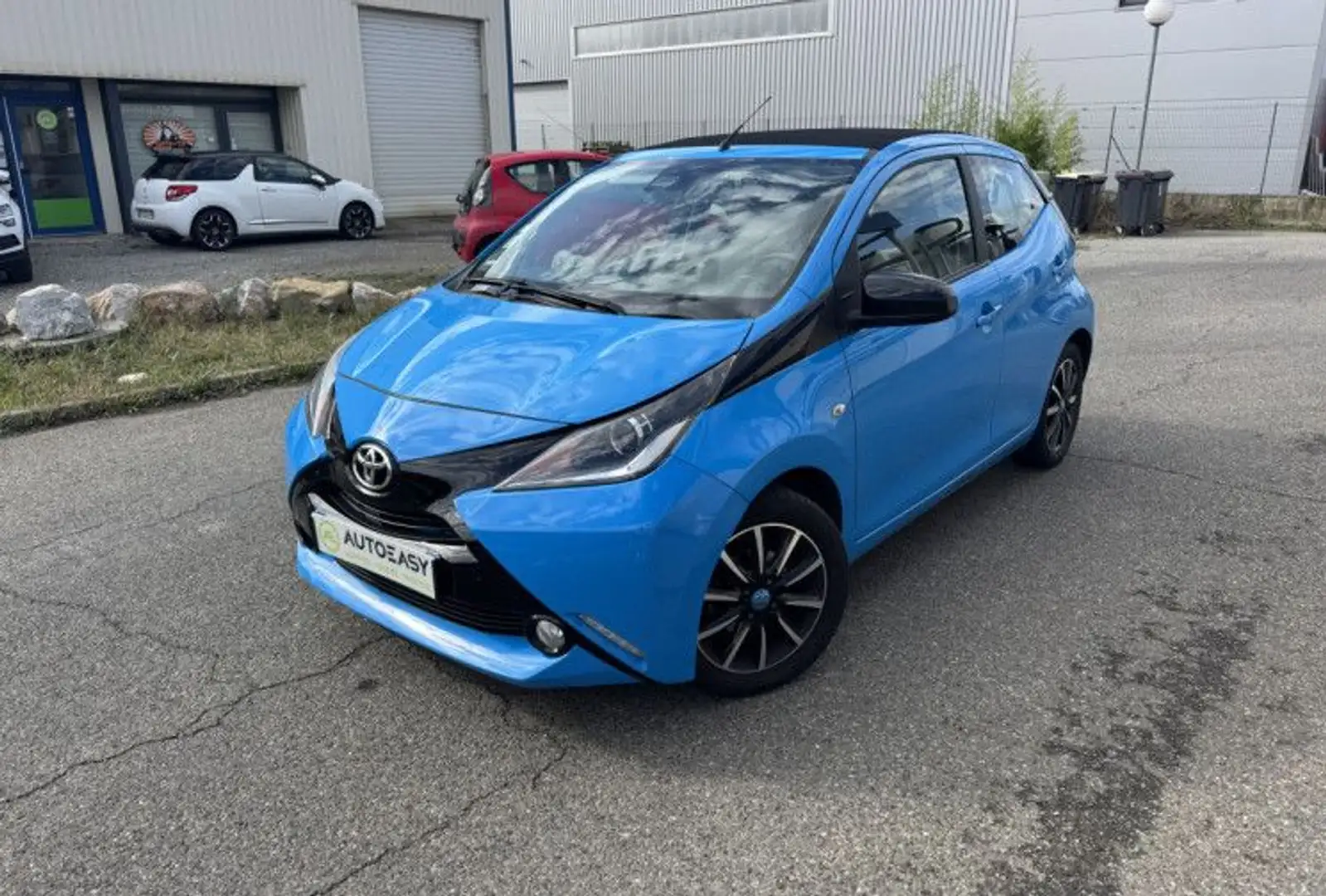 Toyota Aygo 1.0 VVT-i 69ch x-wave 2 Bleu - 1