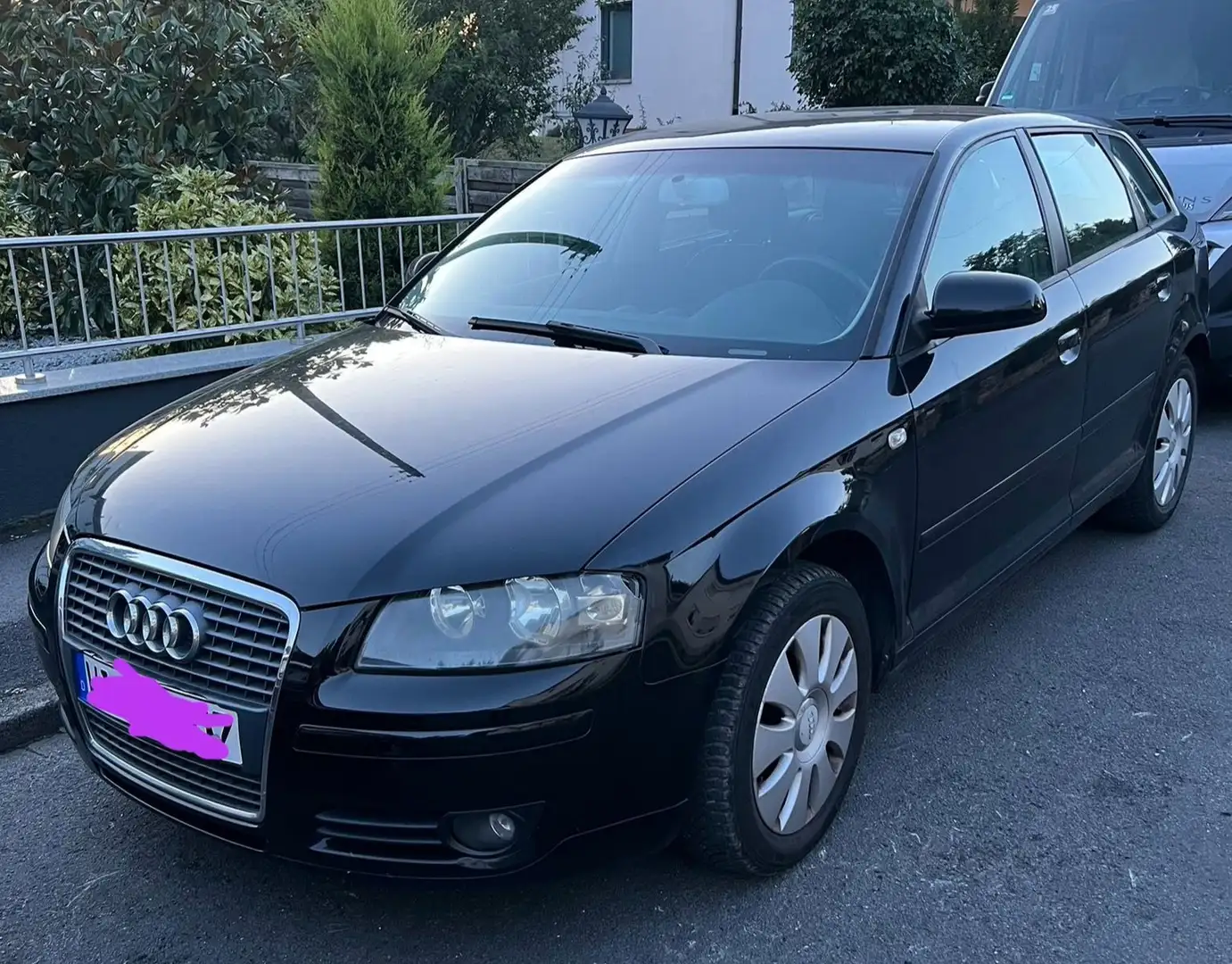 Audi A3 1.6 FSI Attraction TÜV & Inspektion Neu Schwarz - 2