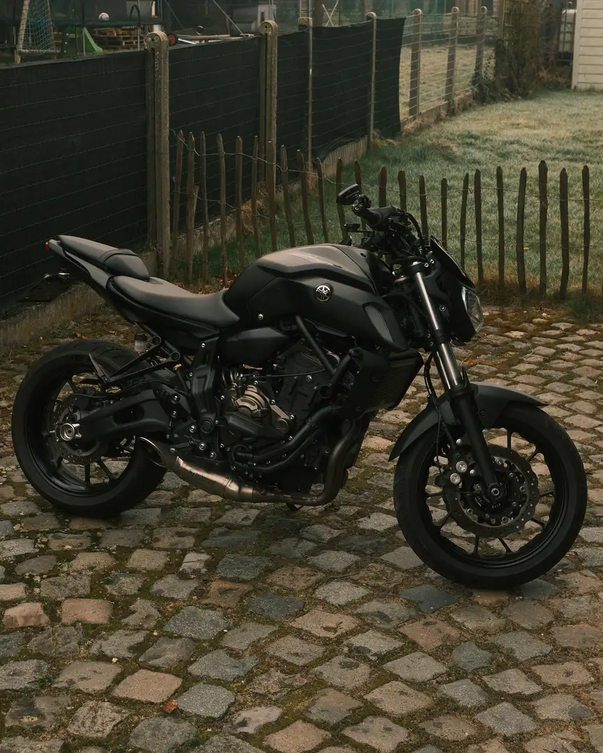 Yamaha MT-07 FULL BLACK Zwart - 1