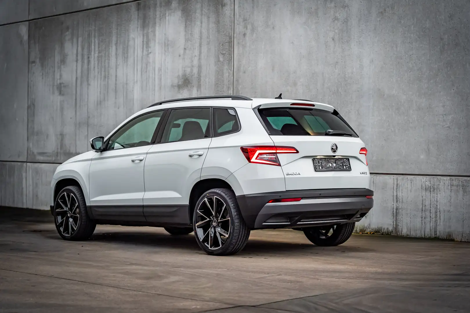 Skoda Karoq FR*LOOK*1.5TSI Weiß - 2