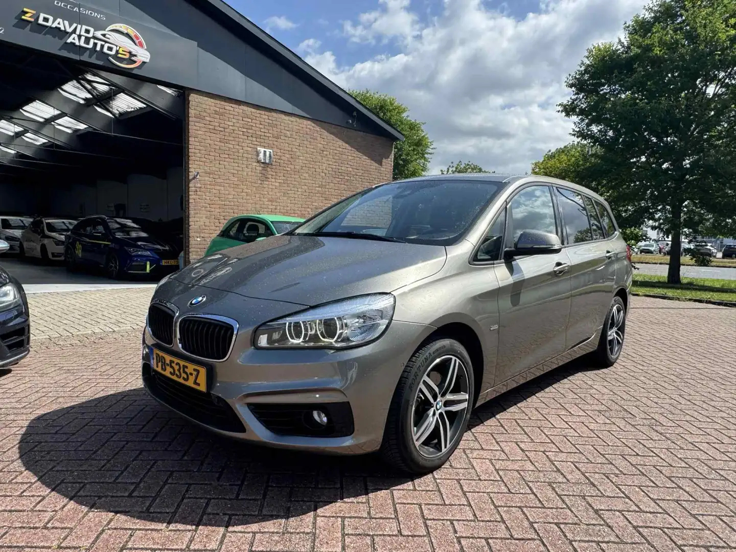BMW 216 2-serie Gran Tourer 216d 7p. Executive automaat \ Grijs - 2