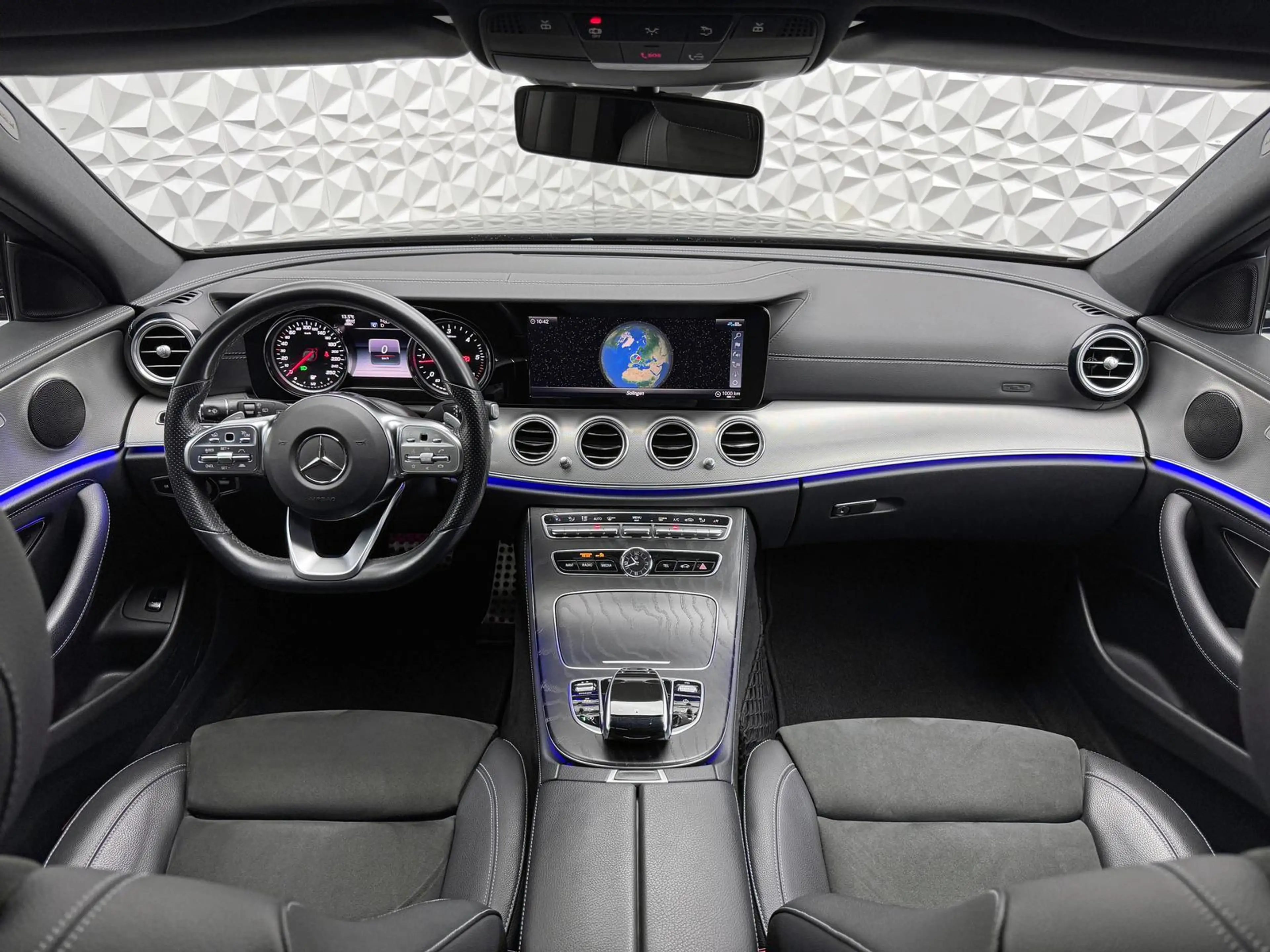 Mercedes-Benz E 220 E220d T AMG*DISTRO*PANO*LUFT*360°*LED*DAB*ILS+ — photo 8