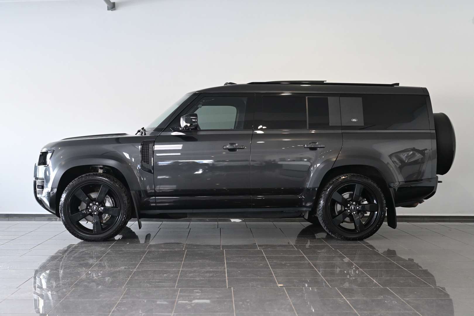 Land Rover Defender 130 X-Dynamic SE AHK Pano 8-Sitzer -  - Joinsteer - #2