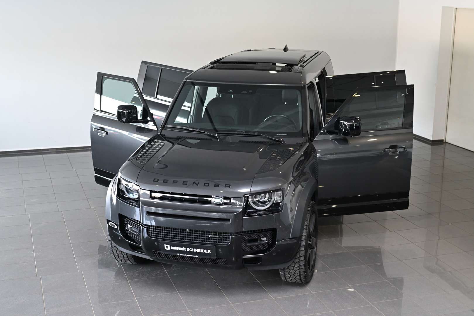 Land Rover Defender 130 X-Dynamic SE AHK Pano 8-Sitzer -  - Joinsteer - #4