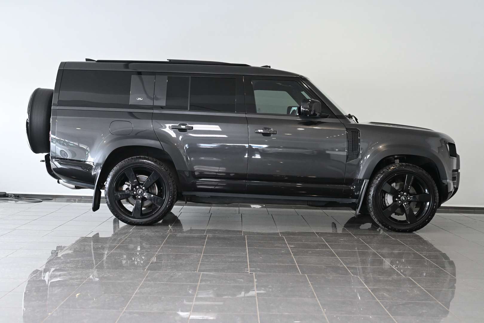 Land Rover Defender 130 X-Dynamic SE AHK Pano 8-Sitzer -  - Joinsteer - #3