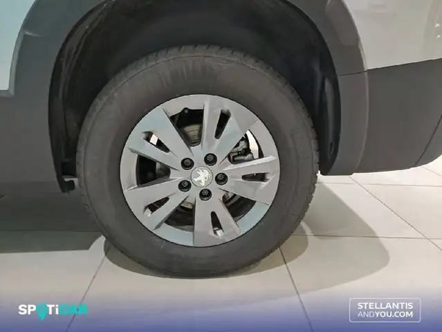 Peugeot Rifter view 11