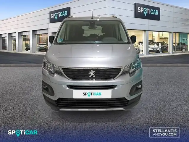 Peugeot Rifter view 2
